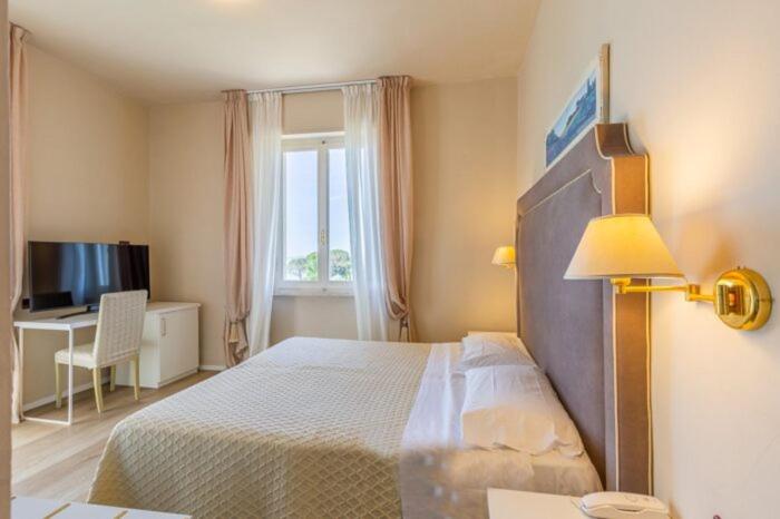 Superior Double or Twin Room with Balcony - Photo 3
