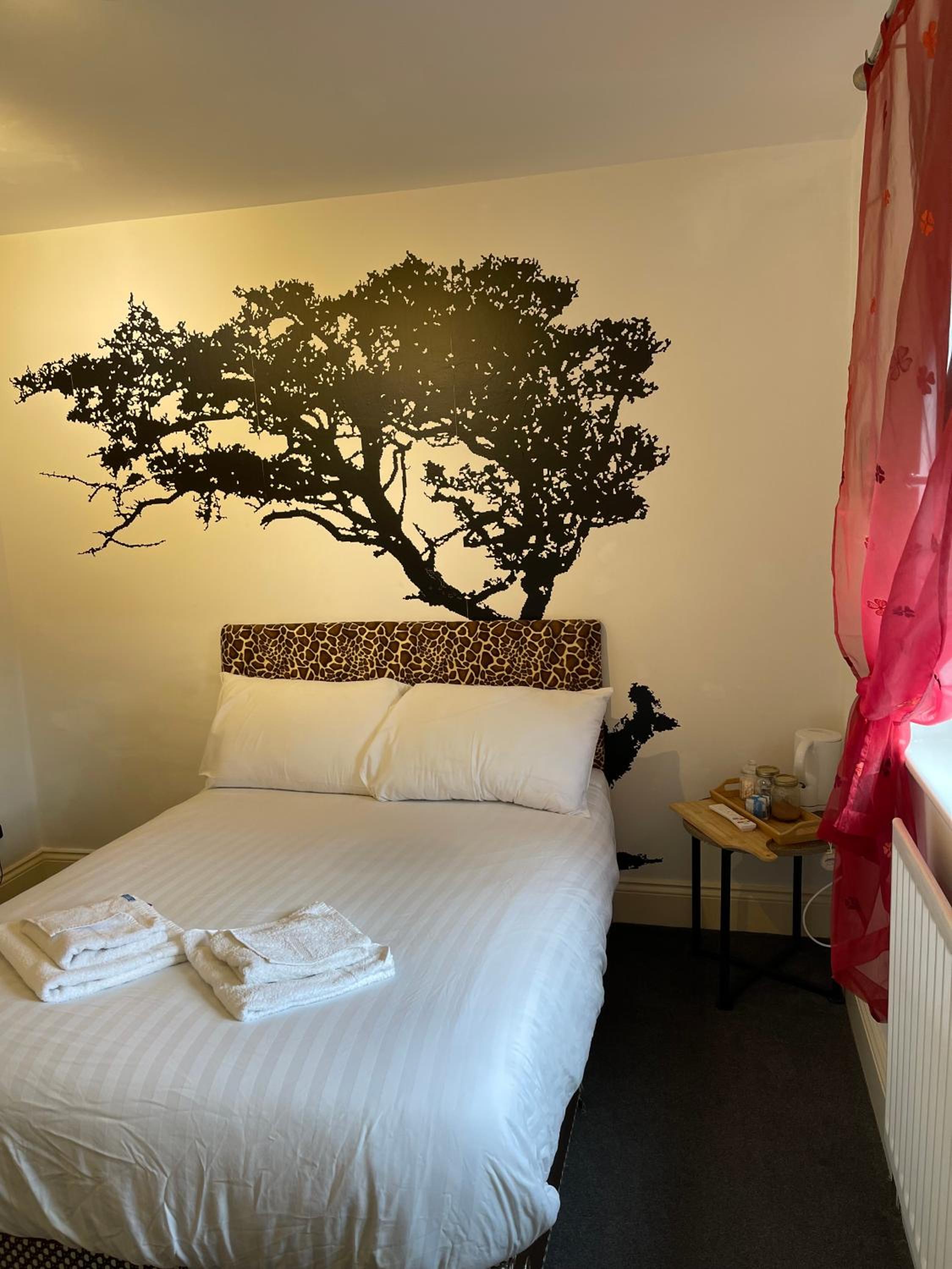 Double Room with Private Bathroom - Photo 2