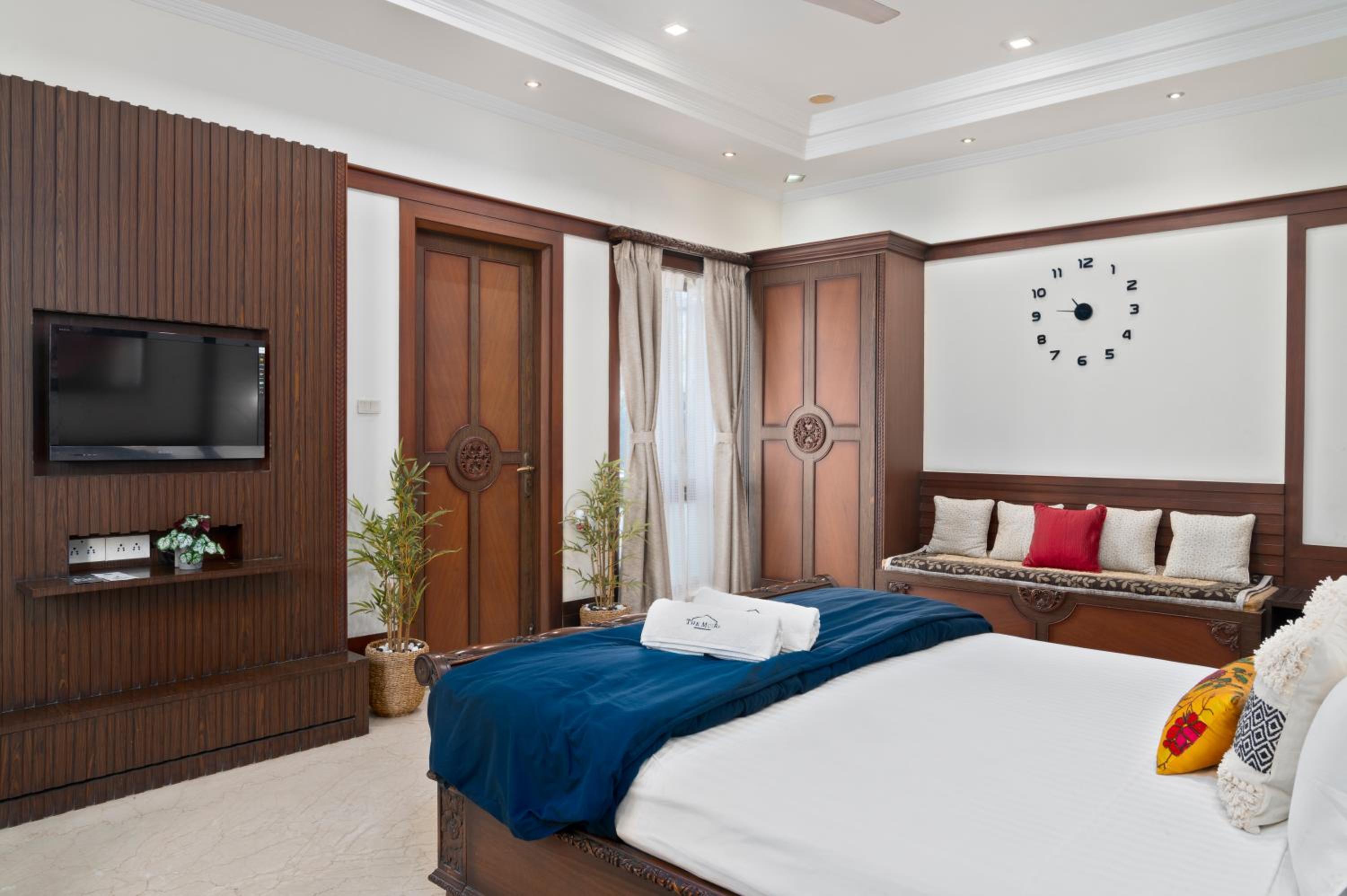 King Room With Balcony