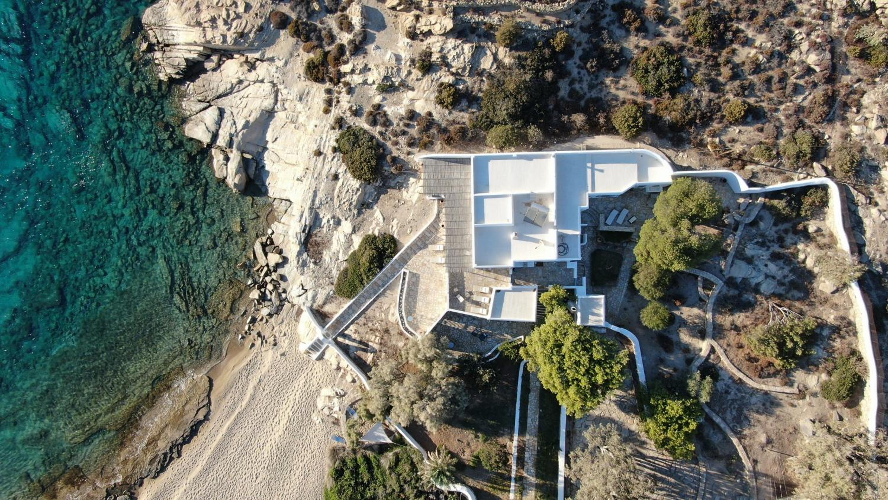 Villa photo 2