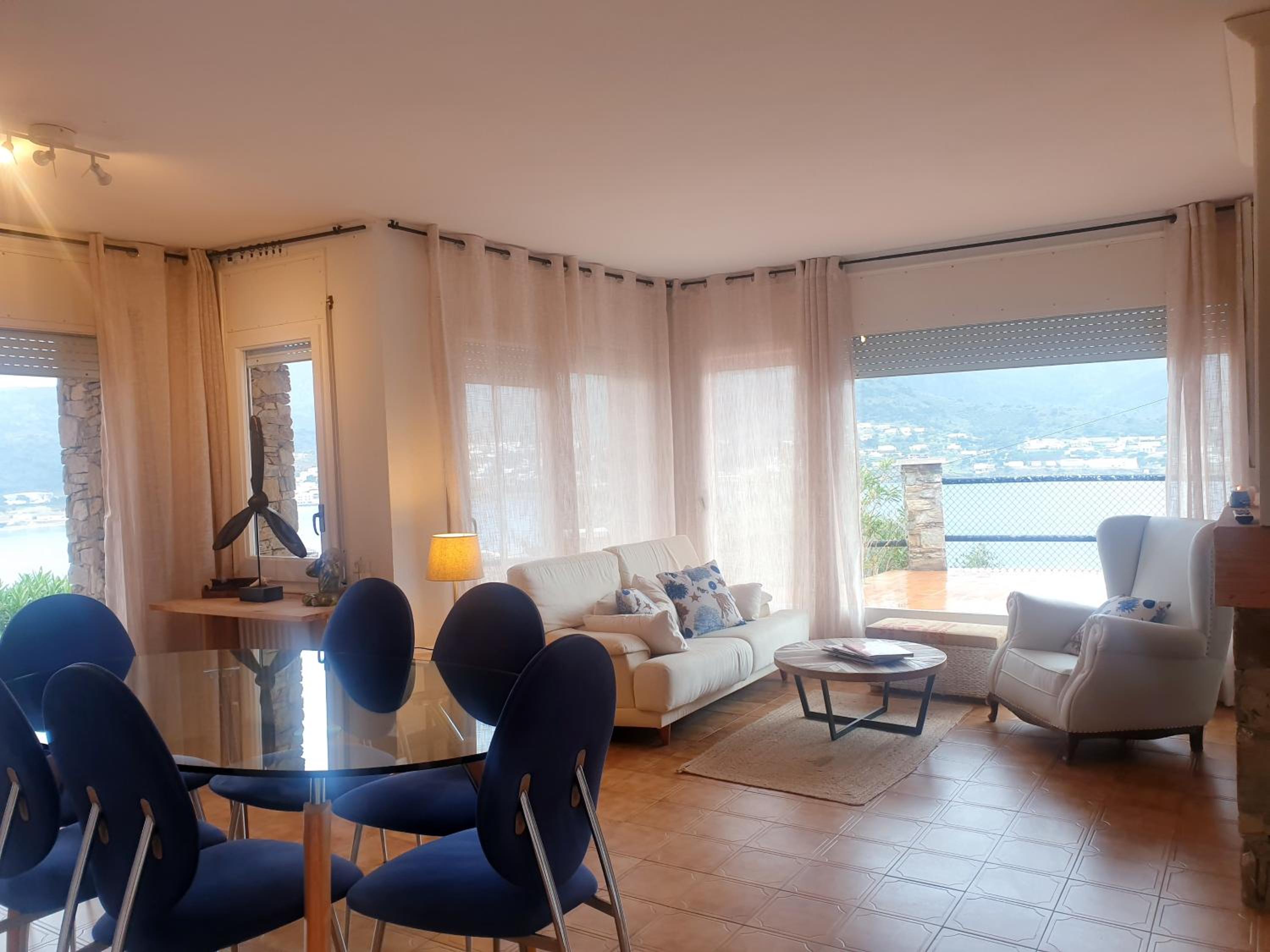 Casa de cuatro habitaciones