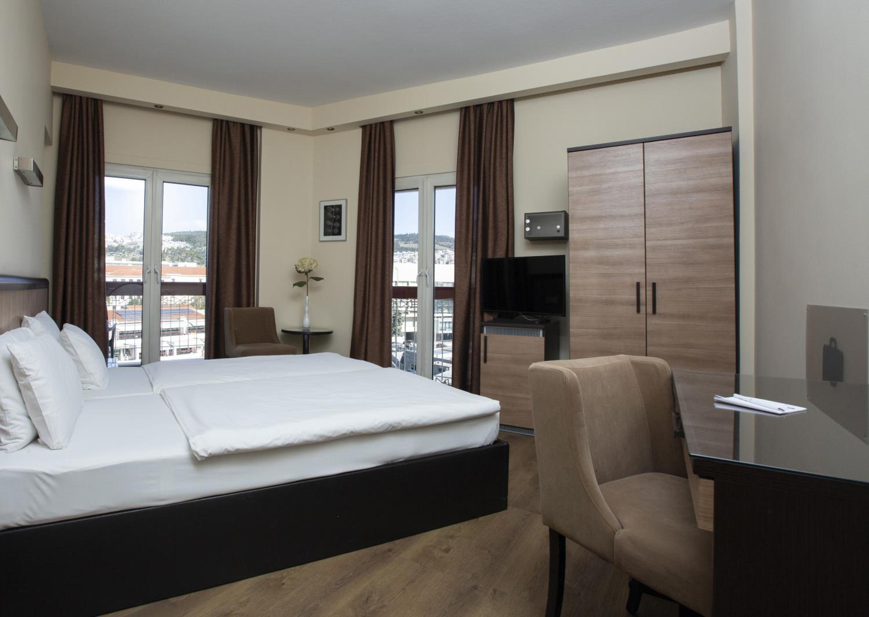 Twin Room - Photo 1