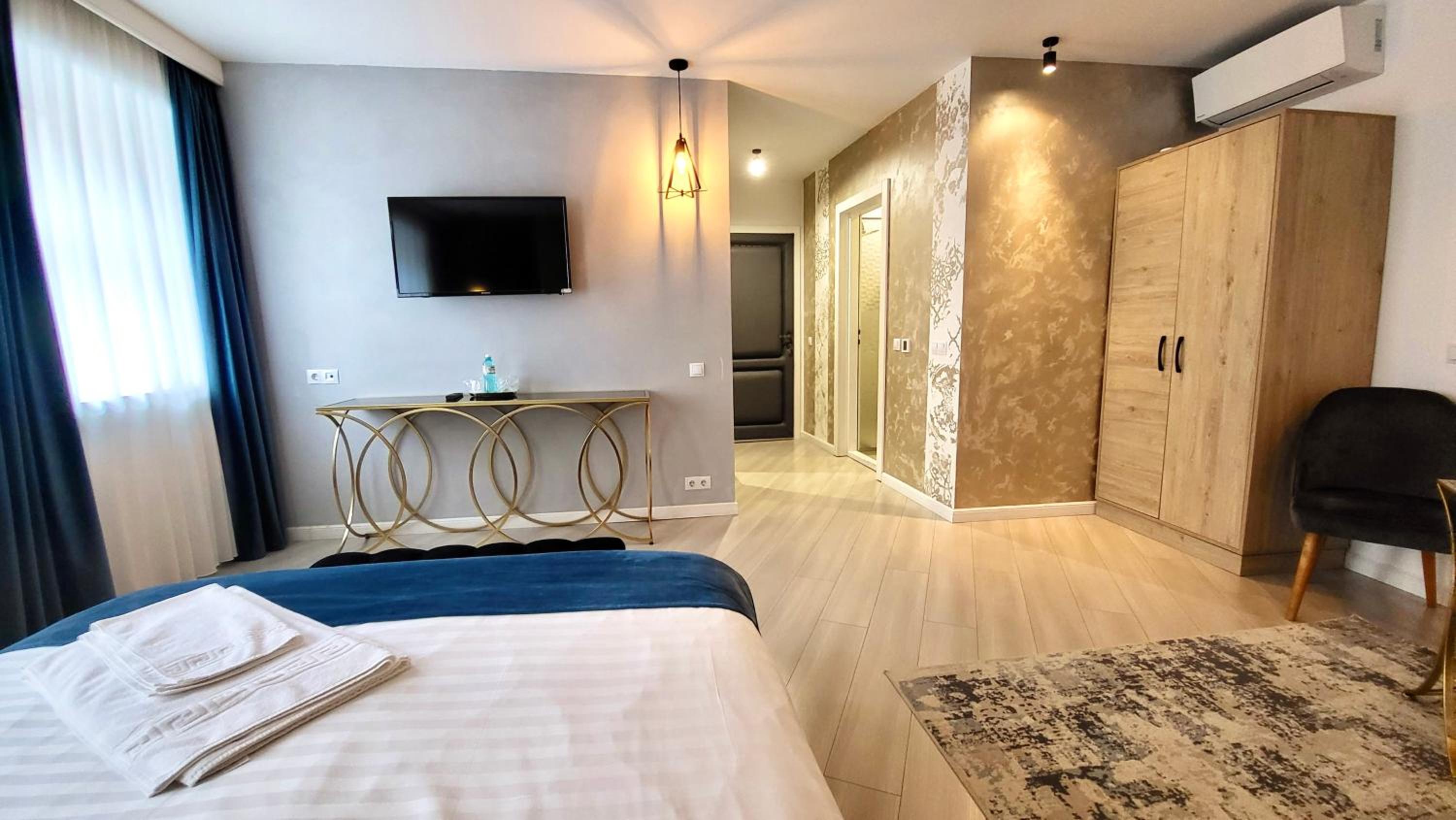 Family Junior Suite - Photo 17