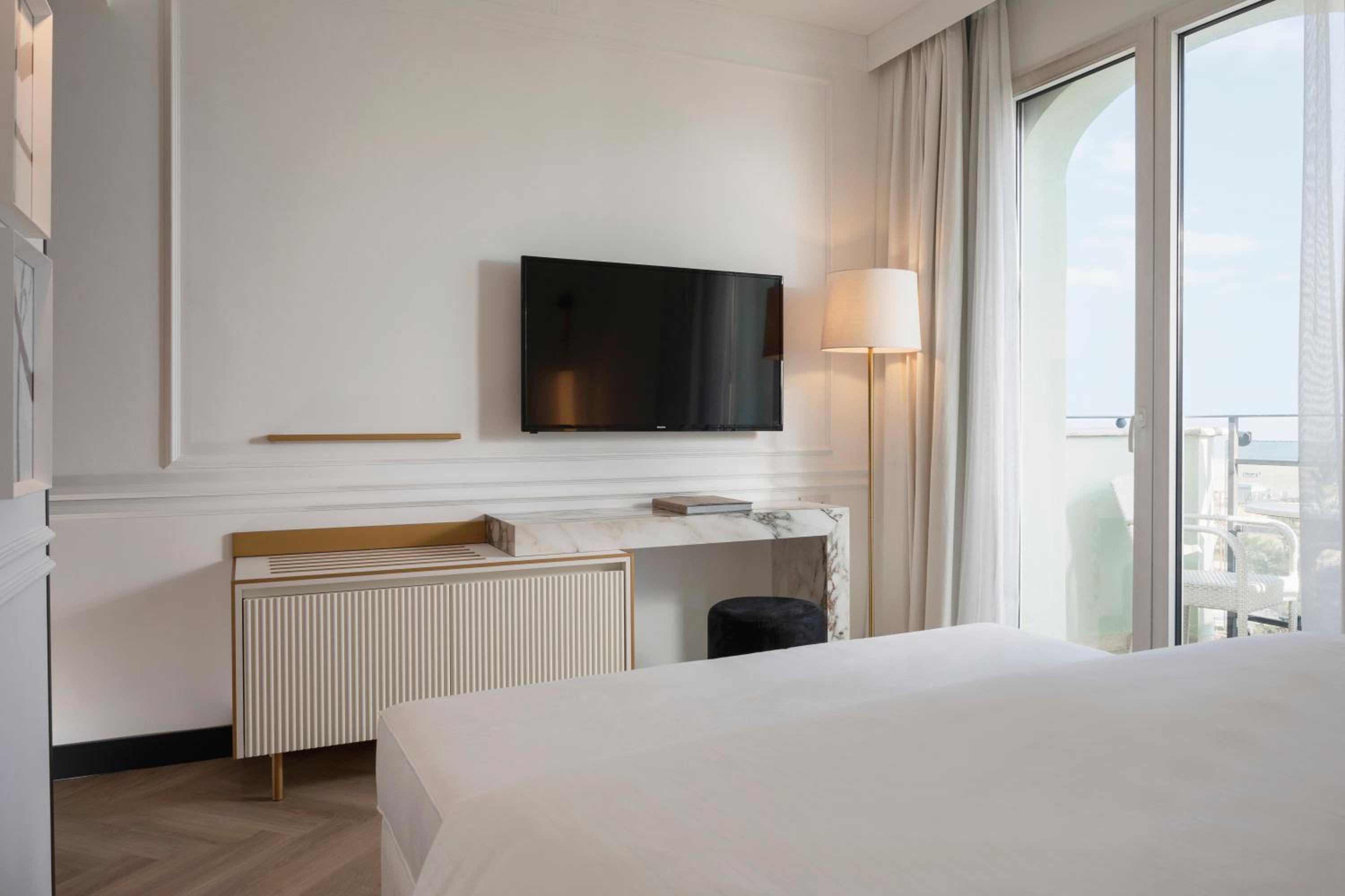 Deluxe Triple Room with Sea View