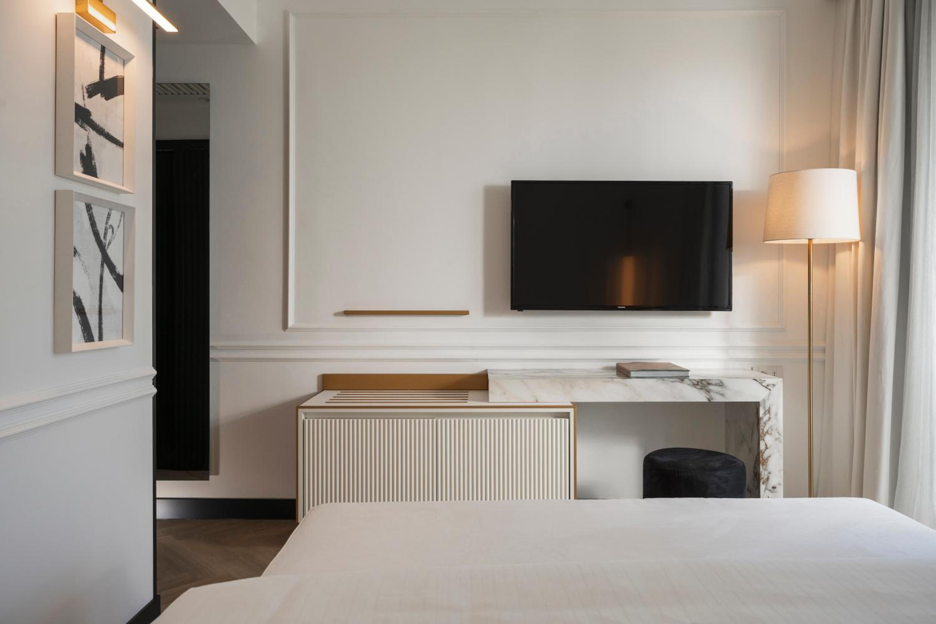 Deluxe Double or Twin Room with Sea View photo 2