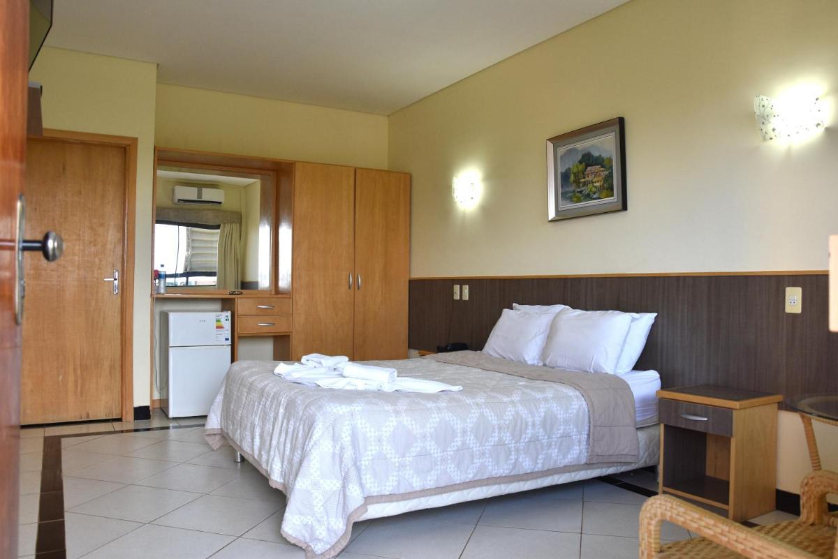 Queen Room photo 1