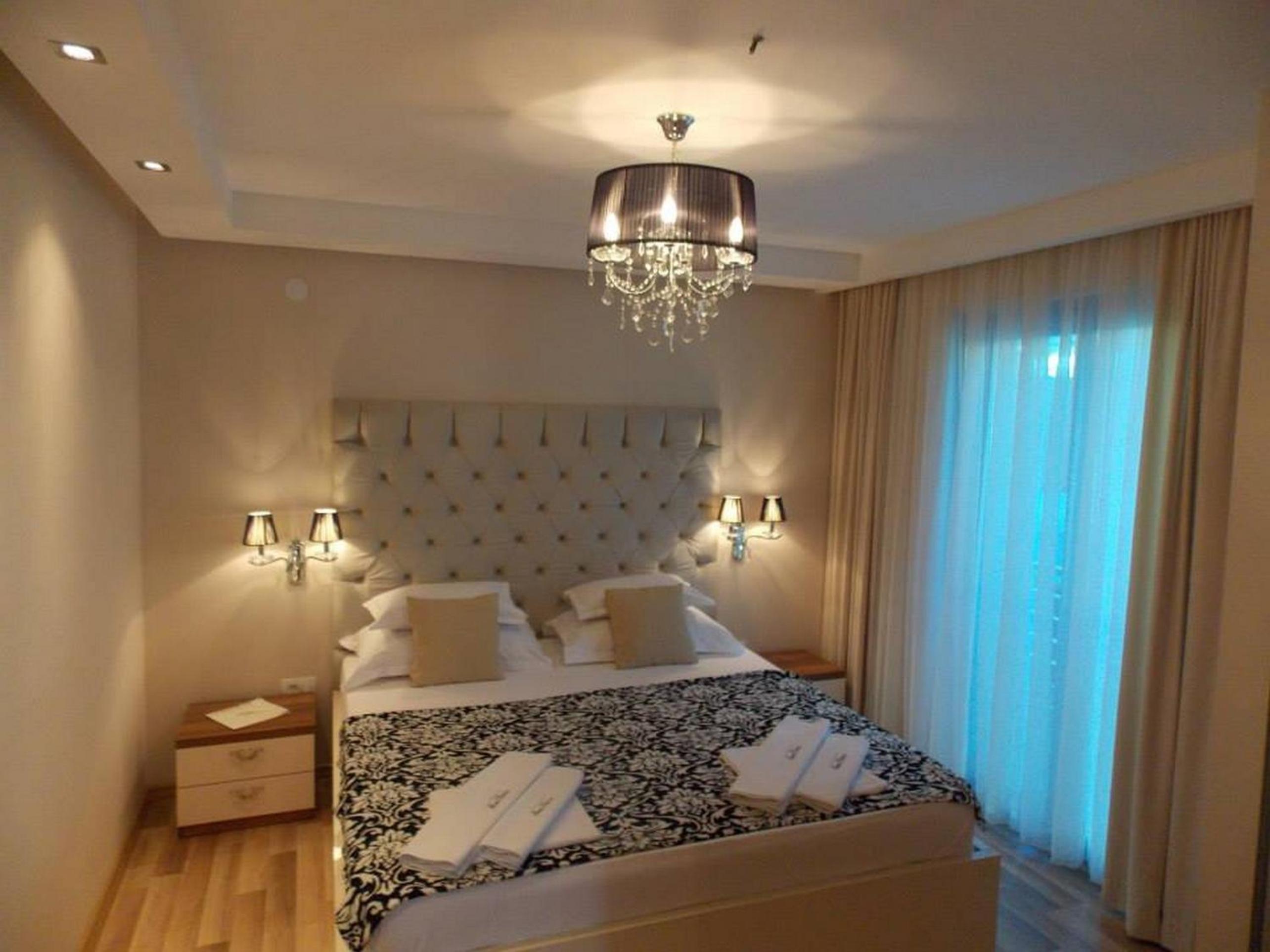 Deluxe One-Bedroom Apartment with Balcony photo 1