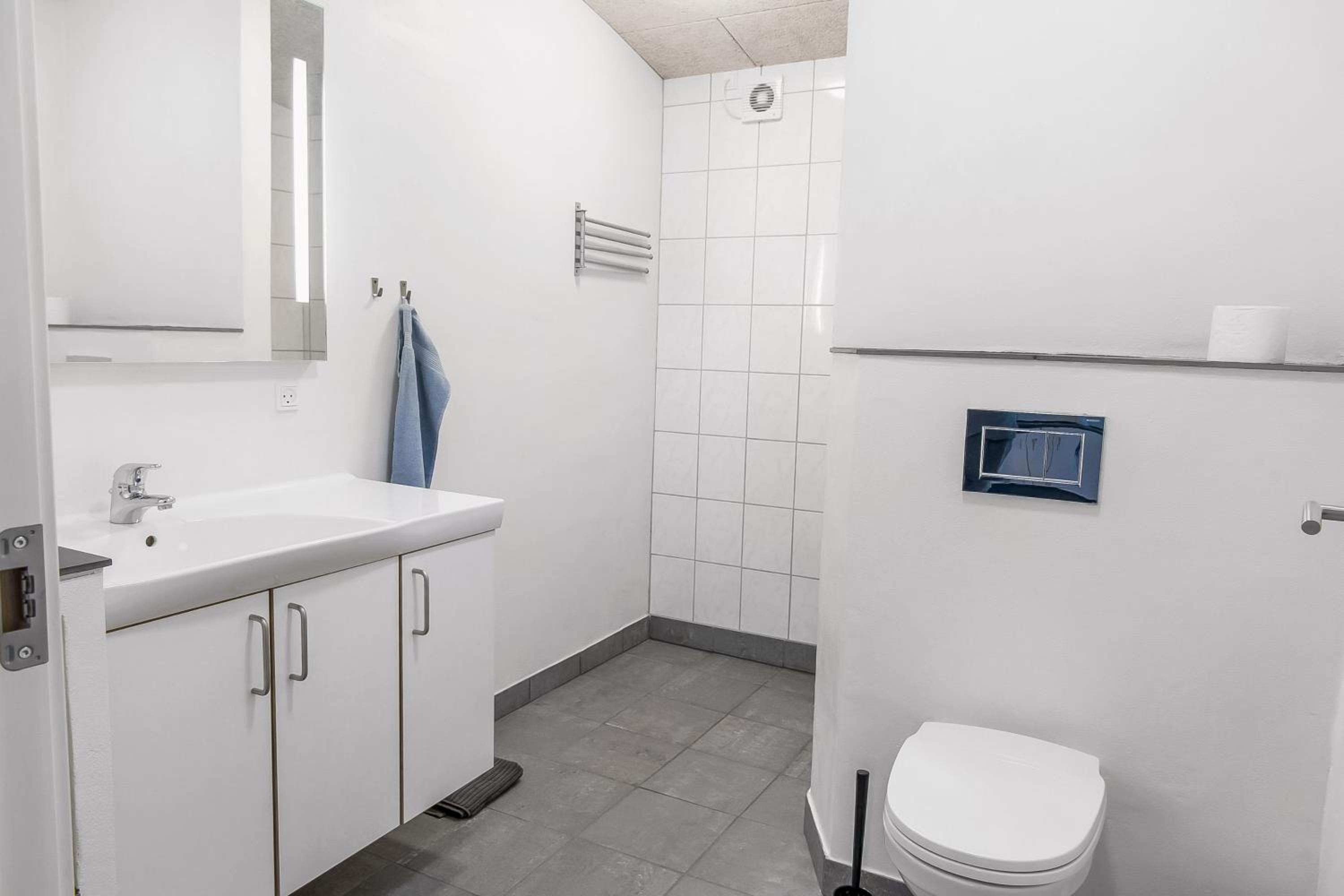 Two-Bedroom Apartment (8 Adults) photo 2