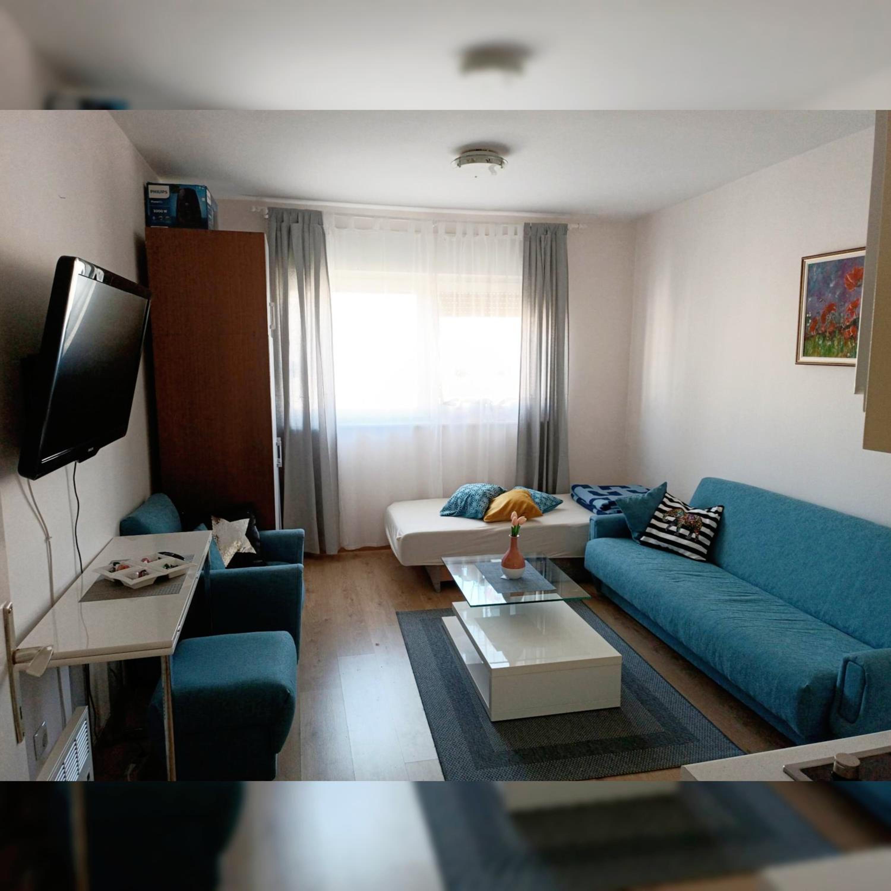 One-Bedroom Apartment photo 1