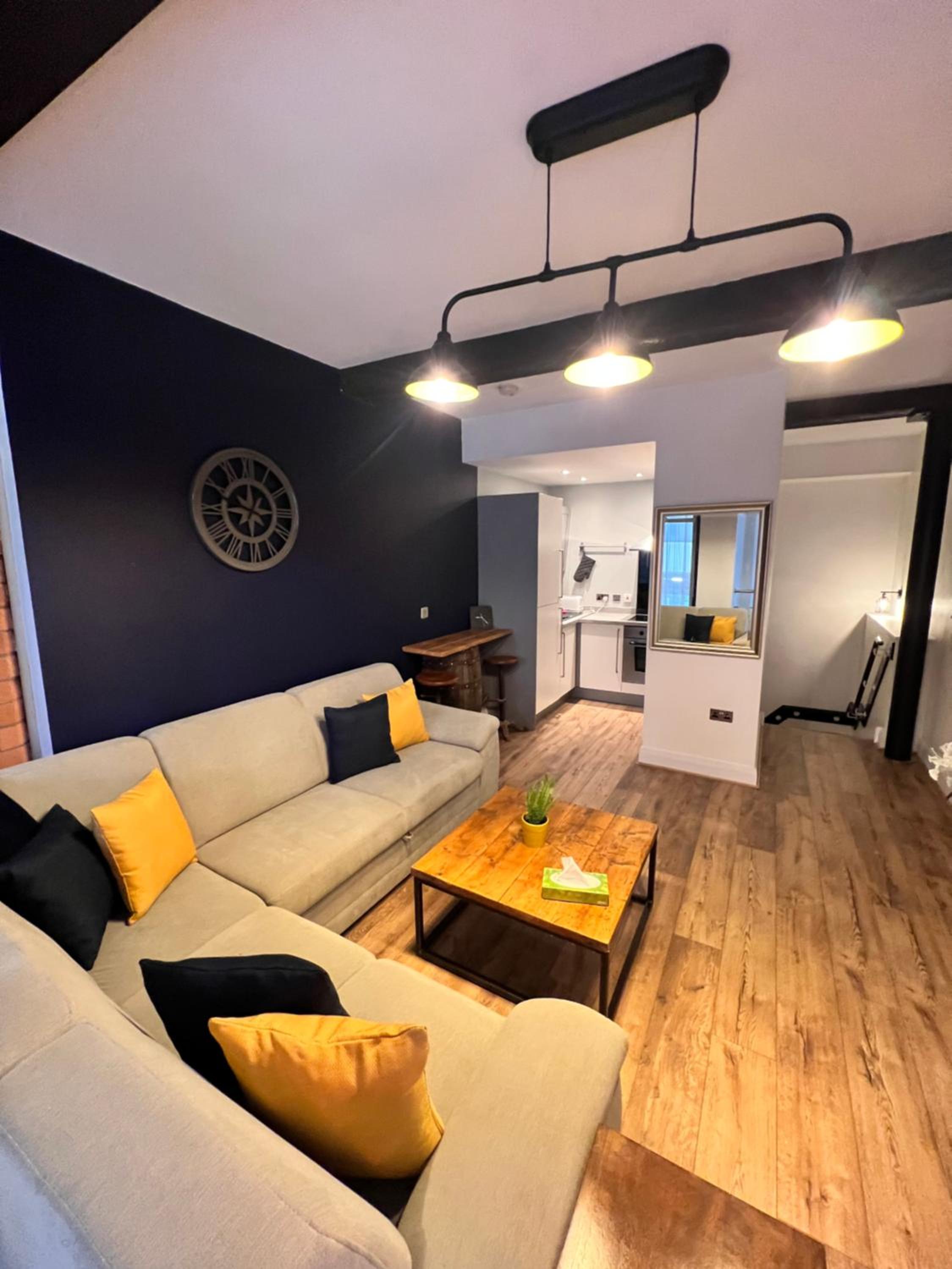One-Bedroom Apartment photo 1