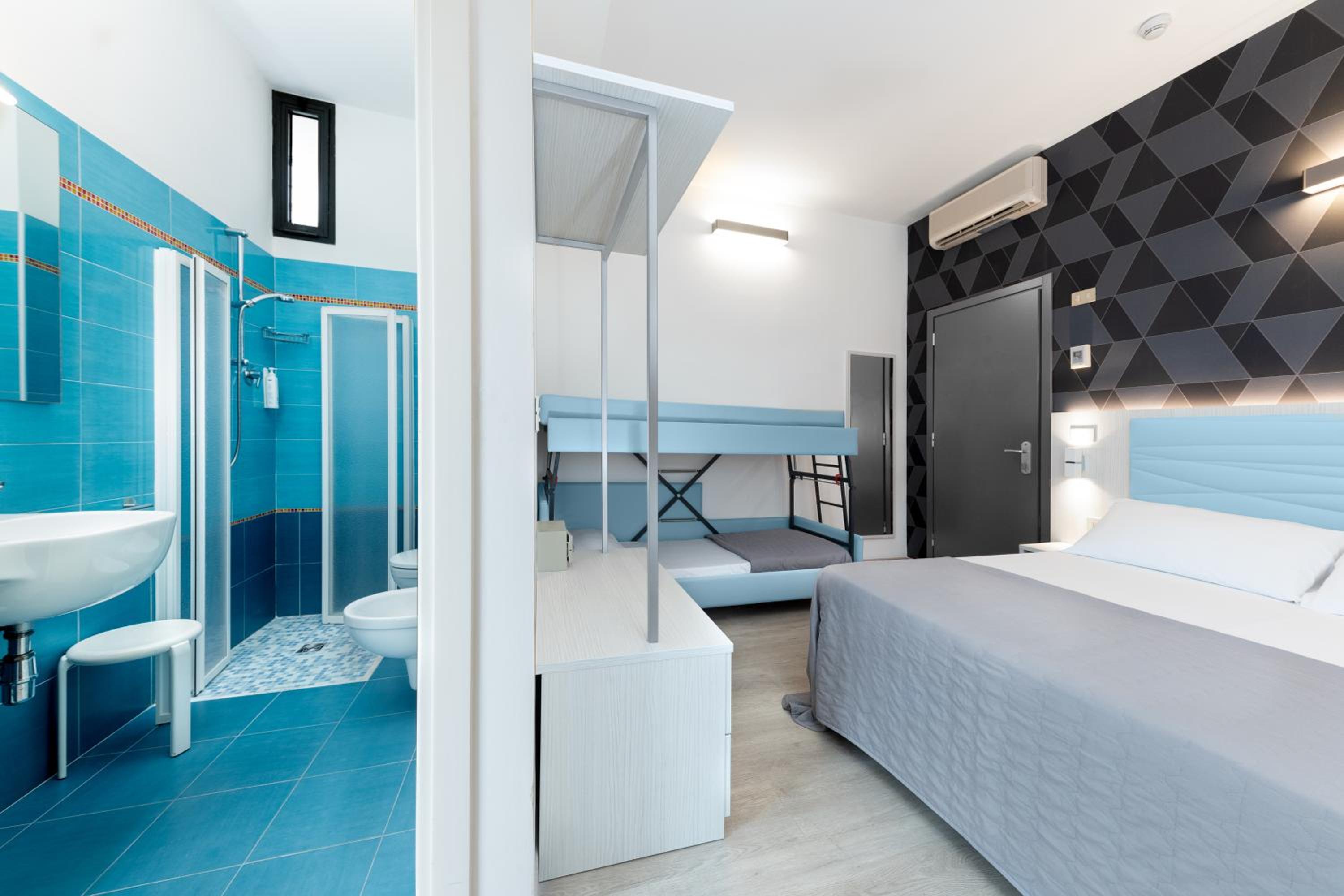 Triple Room photo 2