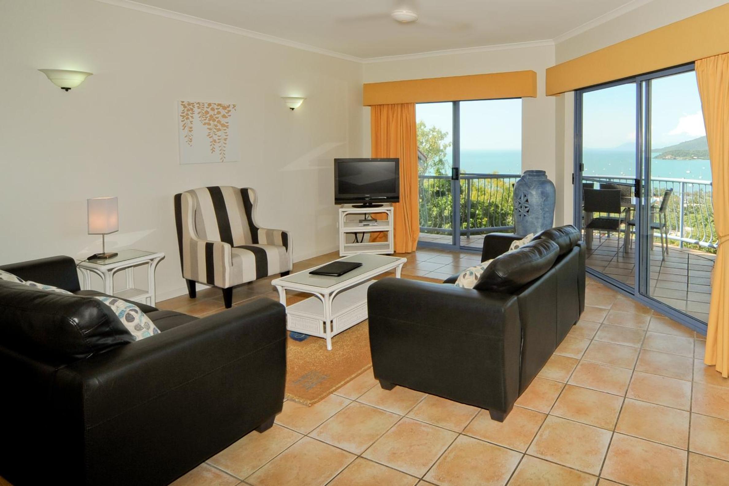Three-Bedroom Apartment with Ocean View photo 3