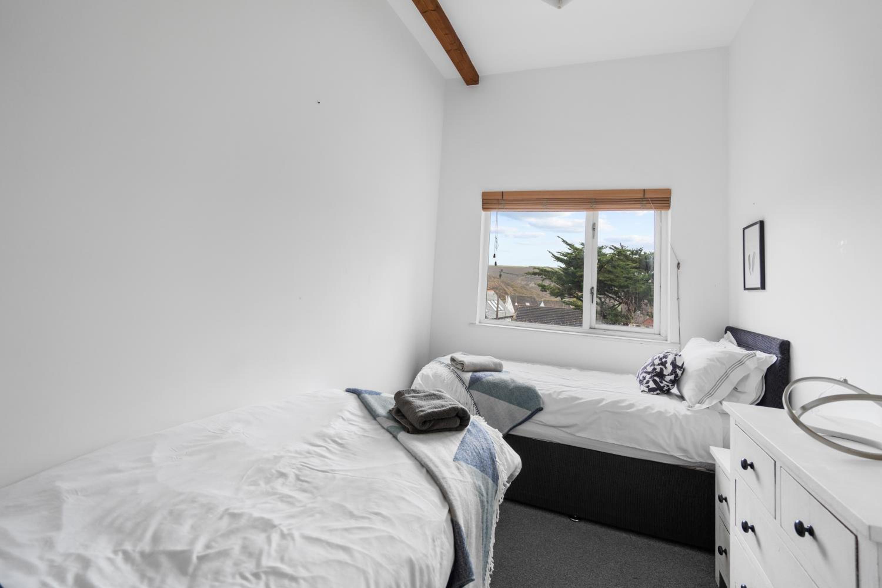 Two-Bedroom House - Photo 7
