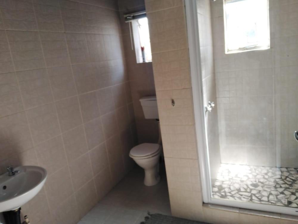 Budget Double Room - Photo 3