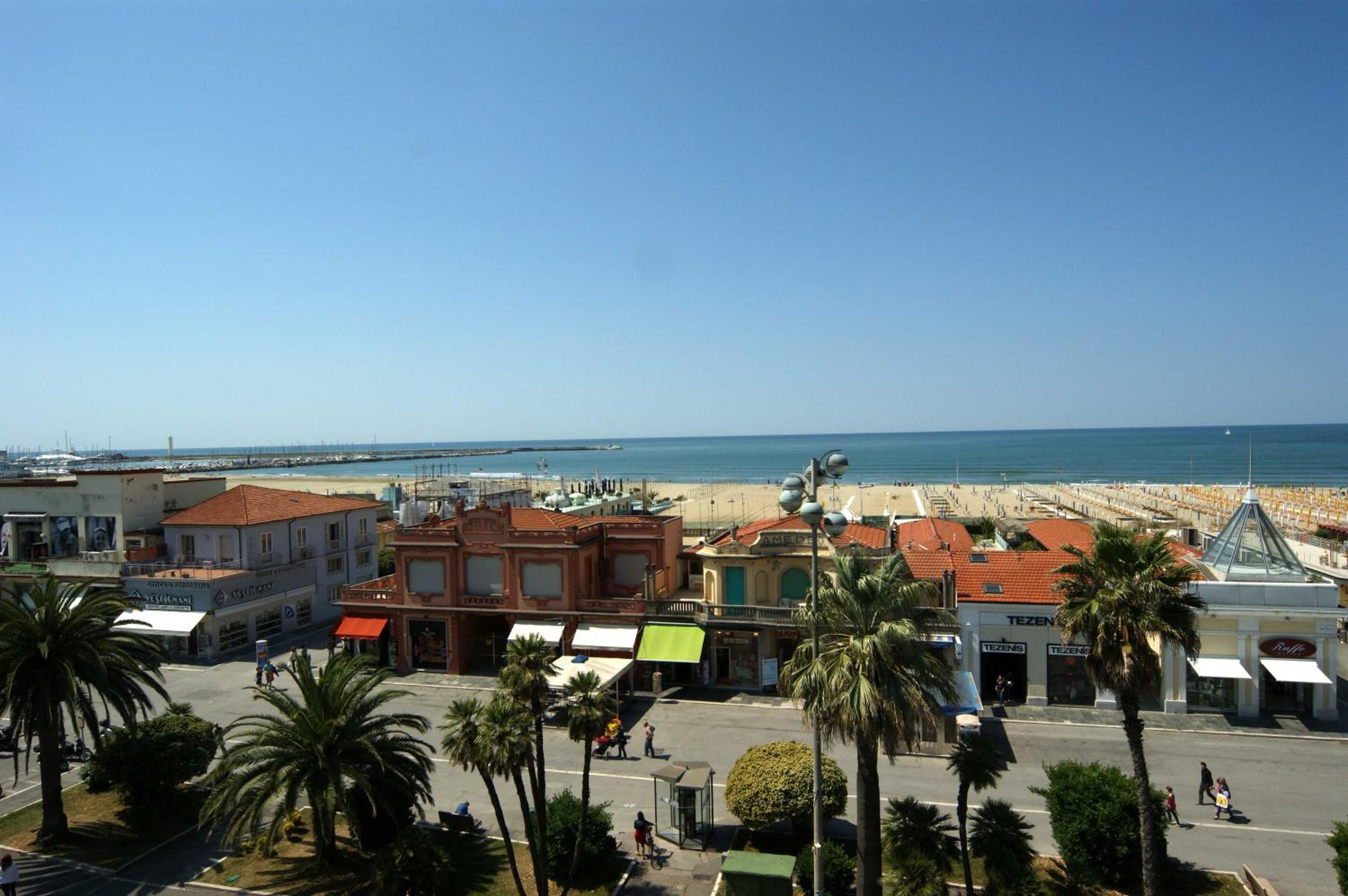 Double or Twin Room with Sea View - Photo 11
