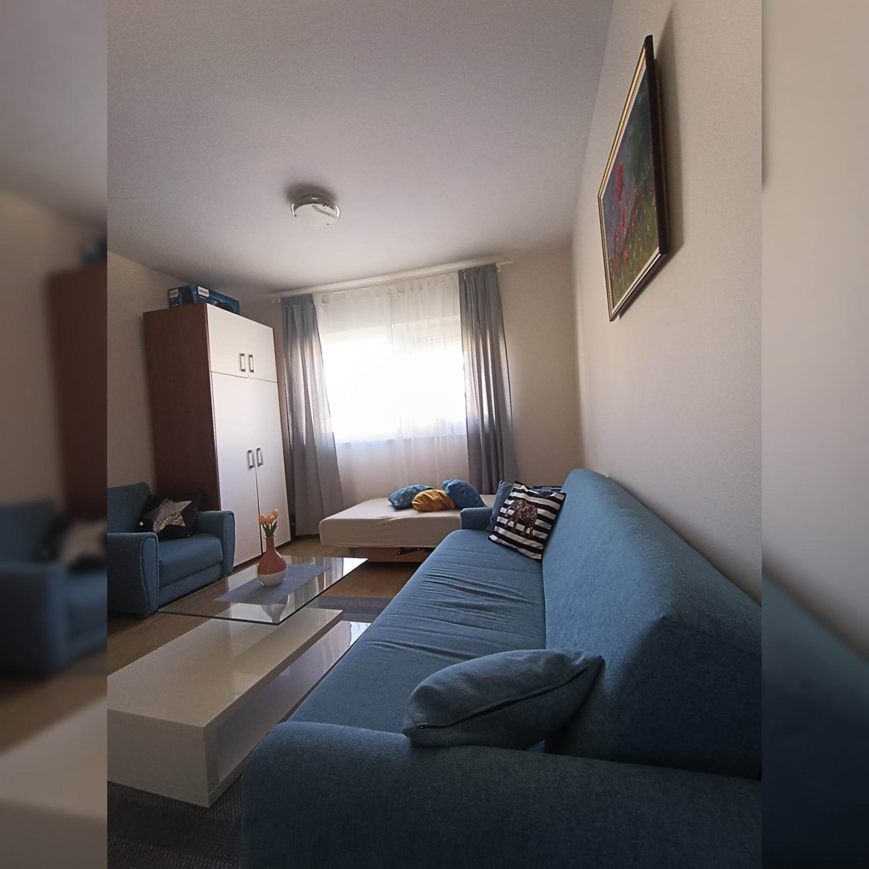 One-Bedroom Apartment photo 2