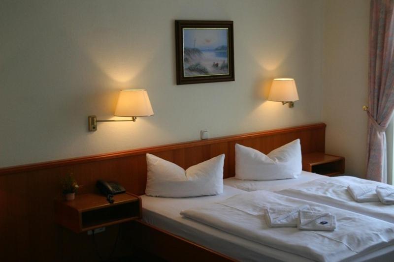 Comfort Triple Room thumbnail 6