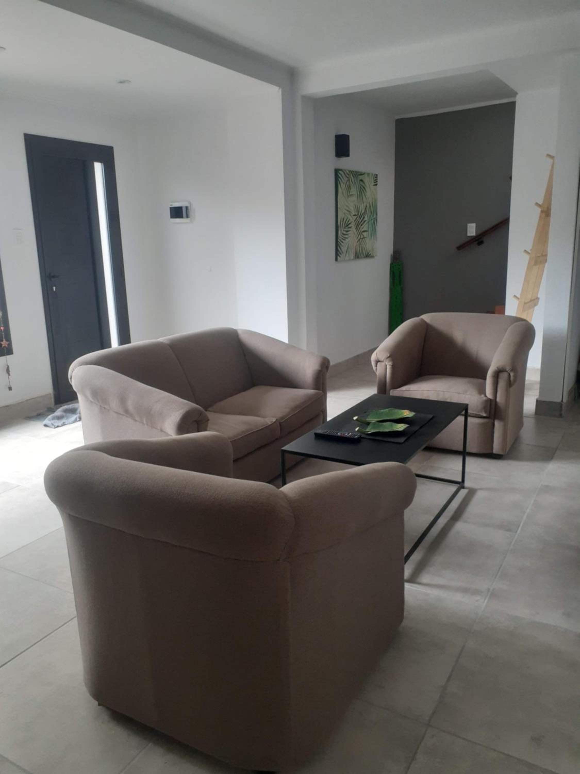 Three-Bedroom House photo 2