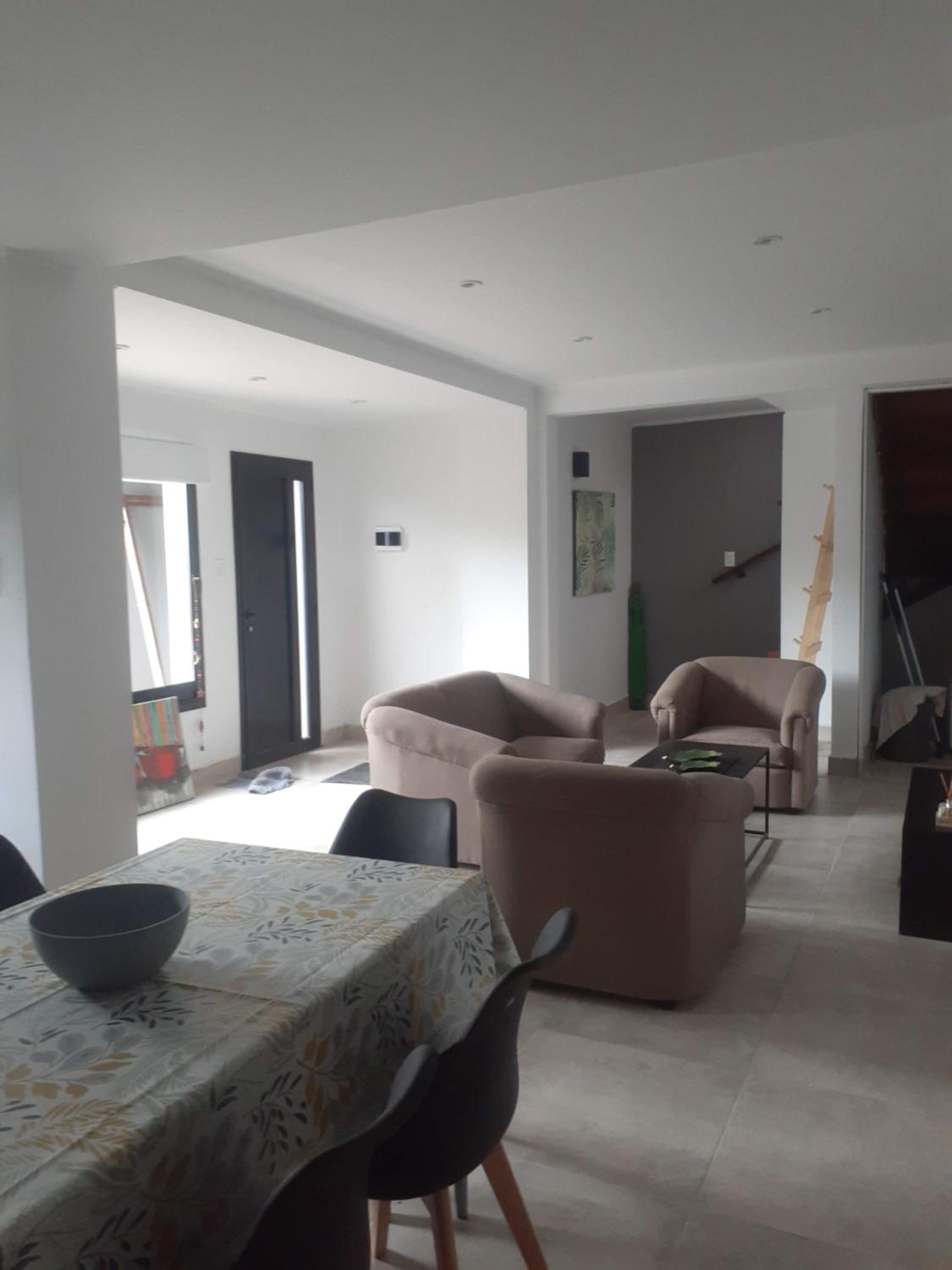 Three-Bedroom House photo 3