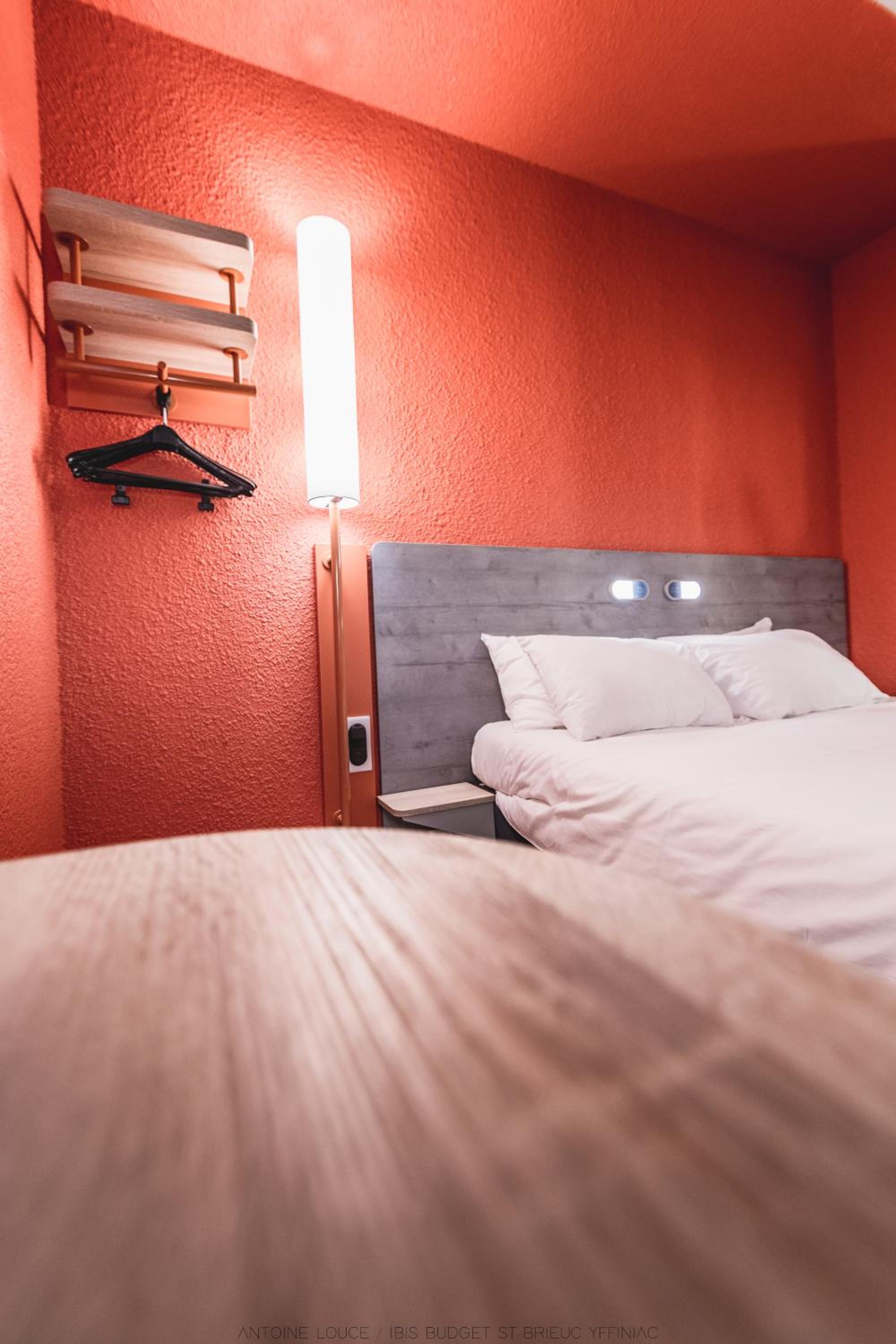 Triple Room with Three Single Beds - Photo 5