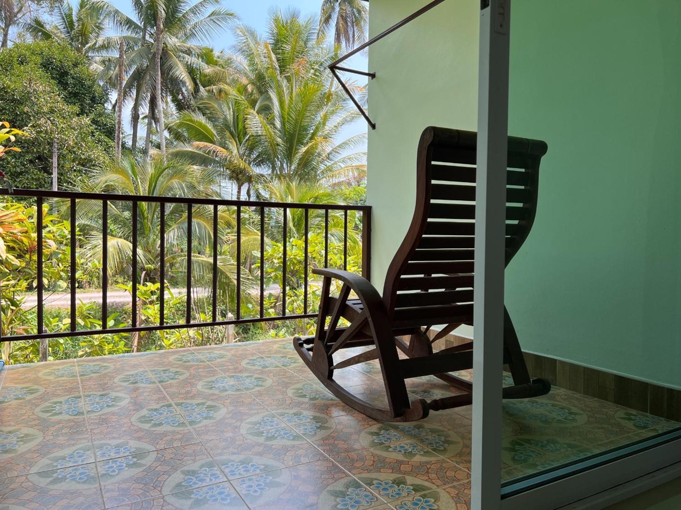 Queen Room with Garden View - Photo 6