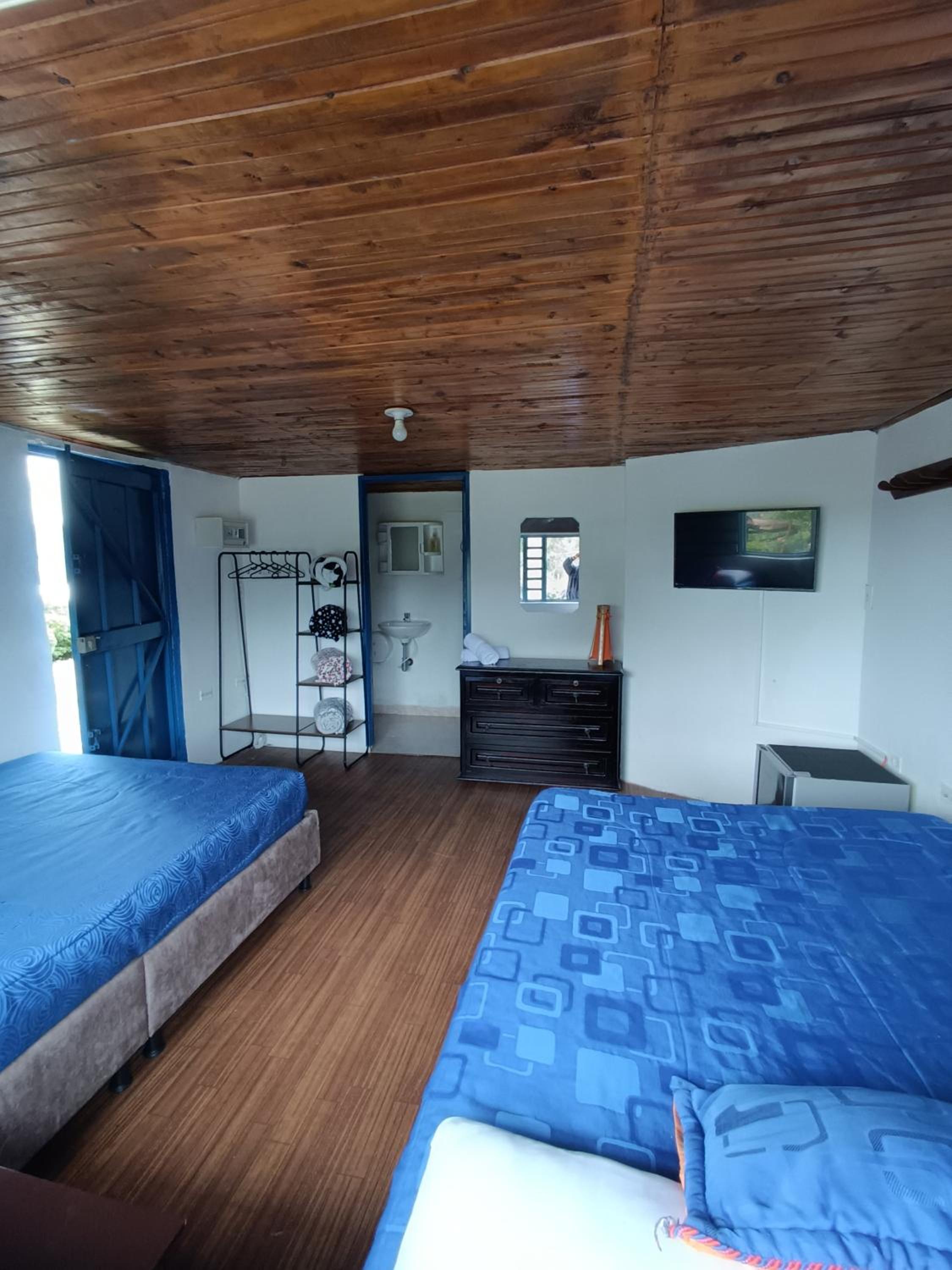 Family Room with Private Bathroom photo 1