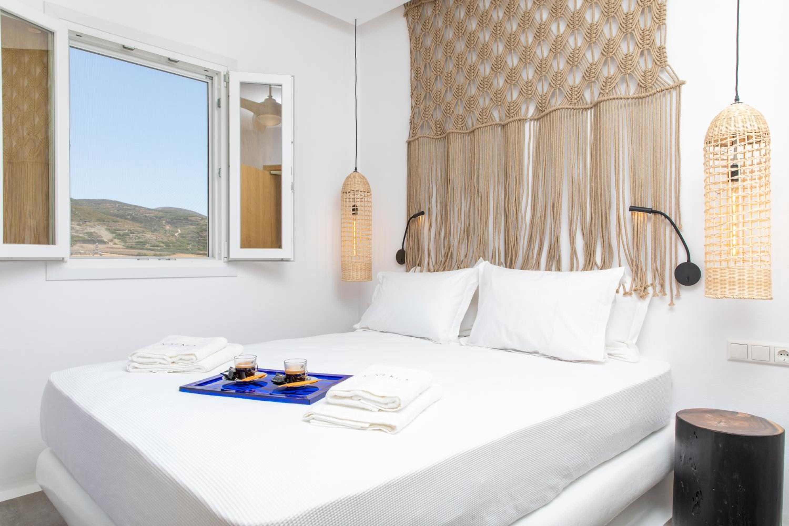 King Suite with Balcony - Photo 13