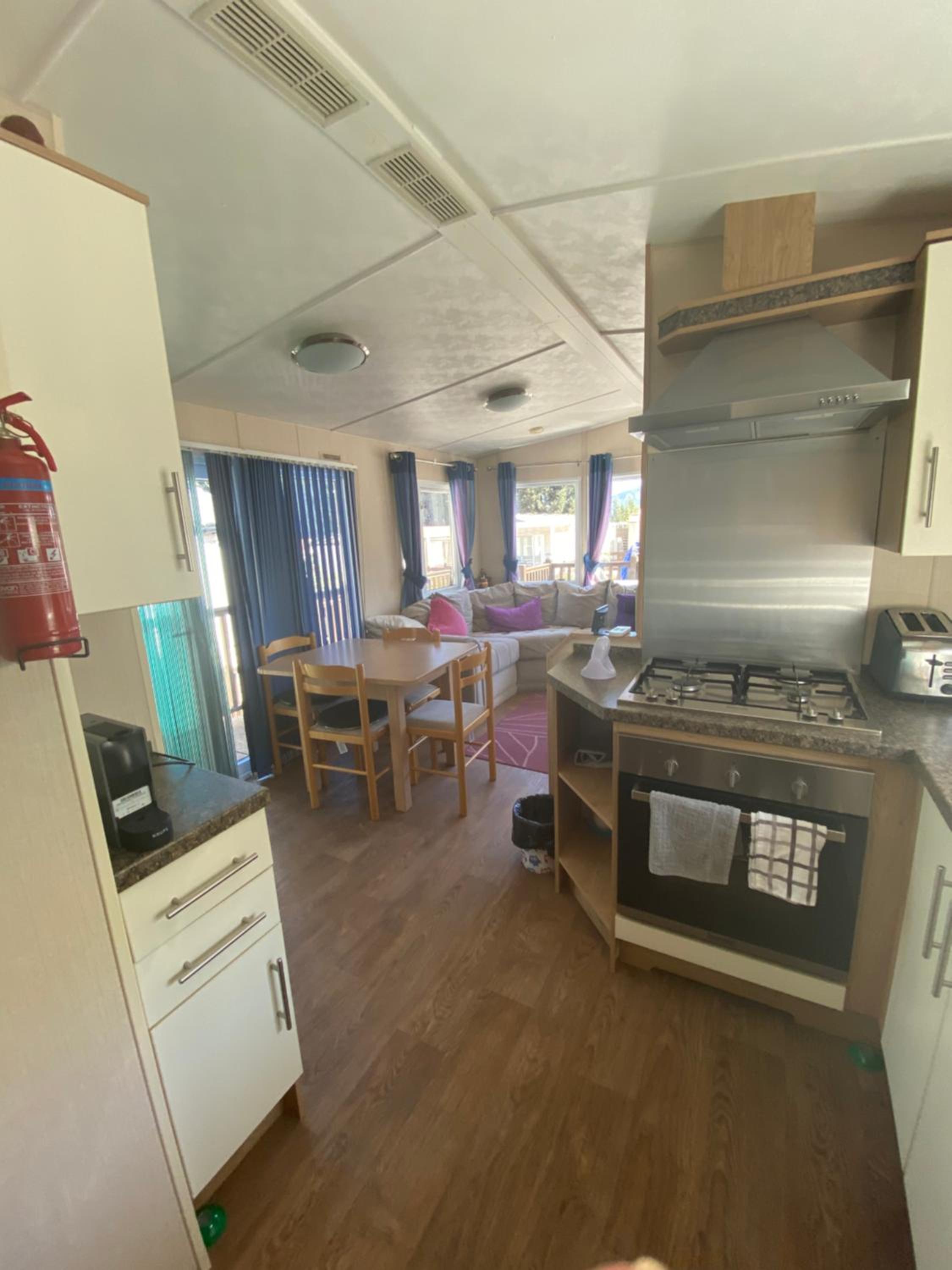 Mobile Home photo 2