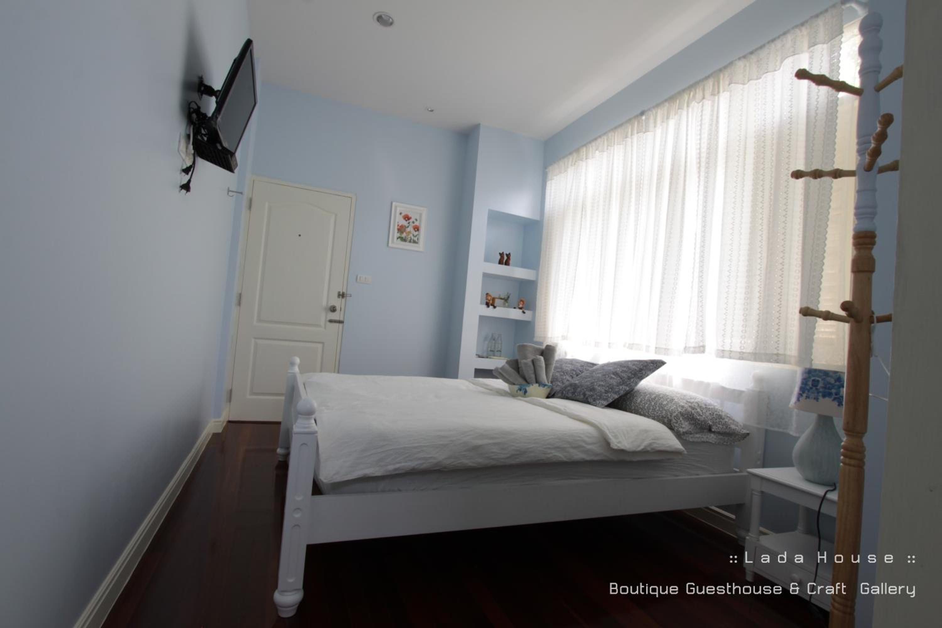 Standard Queen Room photo 2