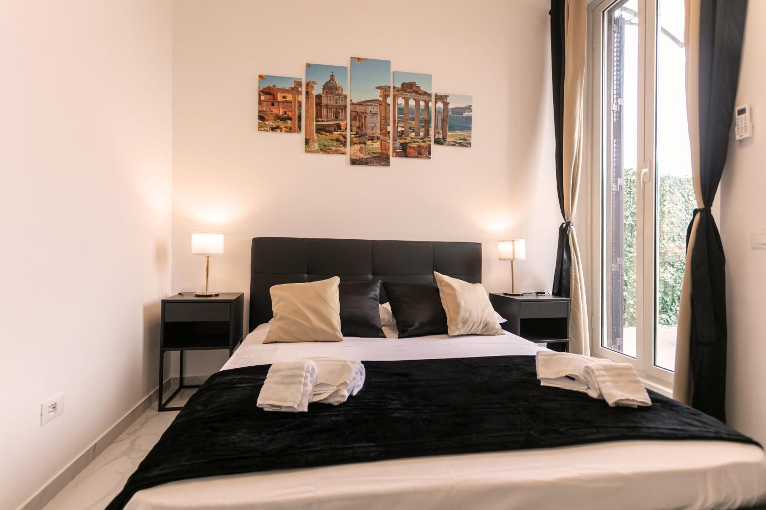 Double Room with Balcony photo 3