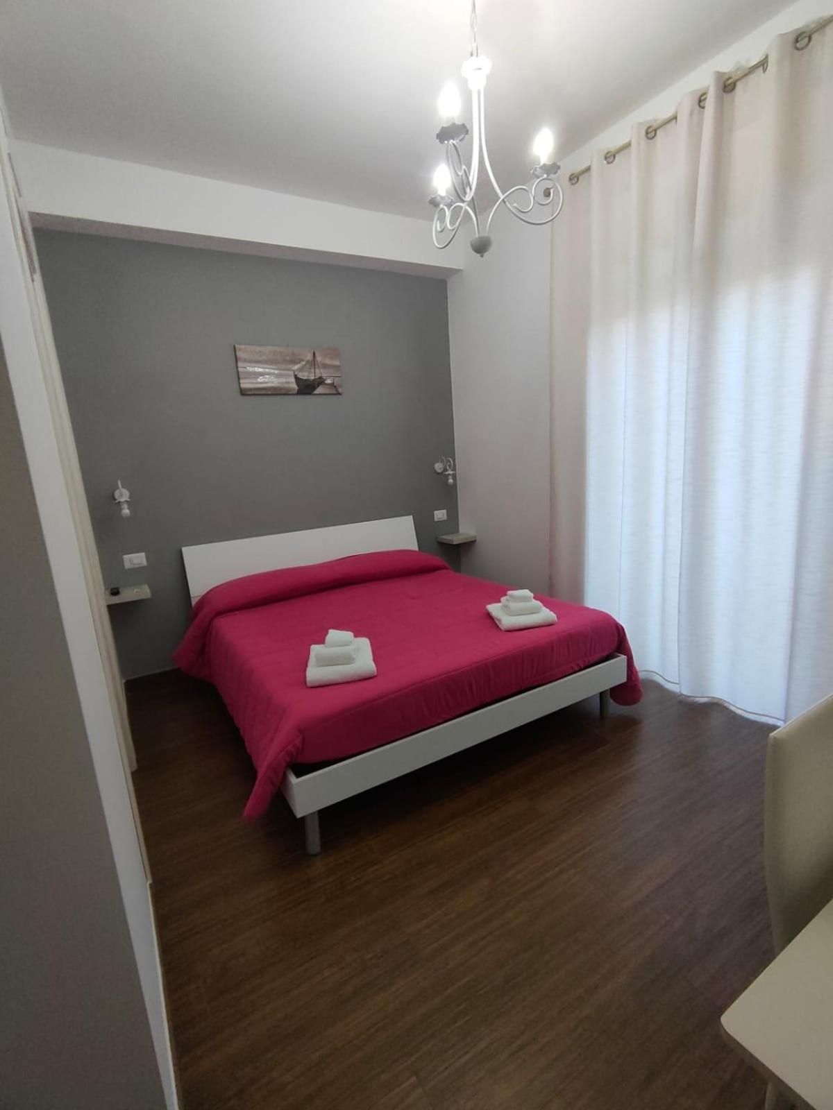 Double Room with Private Bathroom - Photo 1