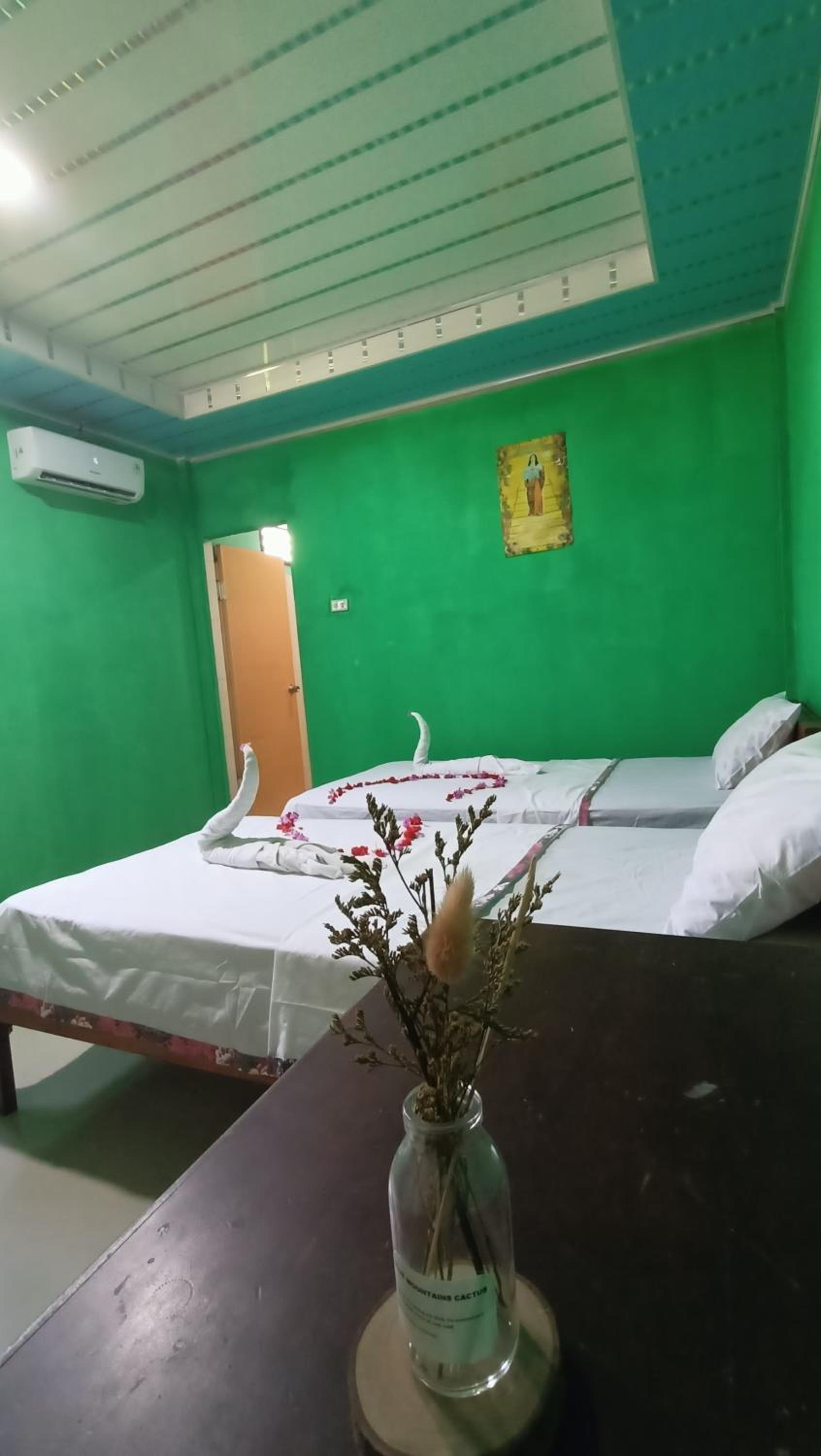Double or Twin Room with Sea View - Photo 34