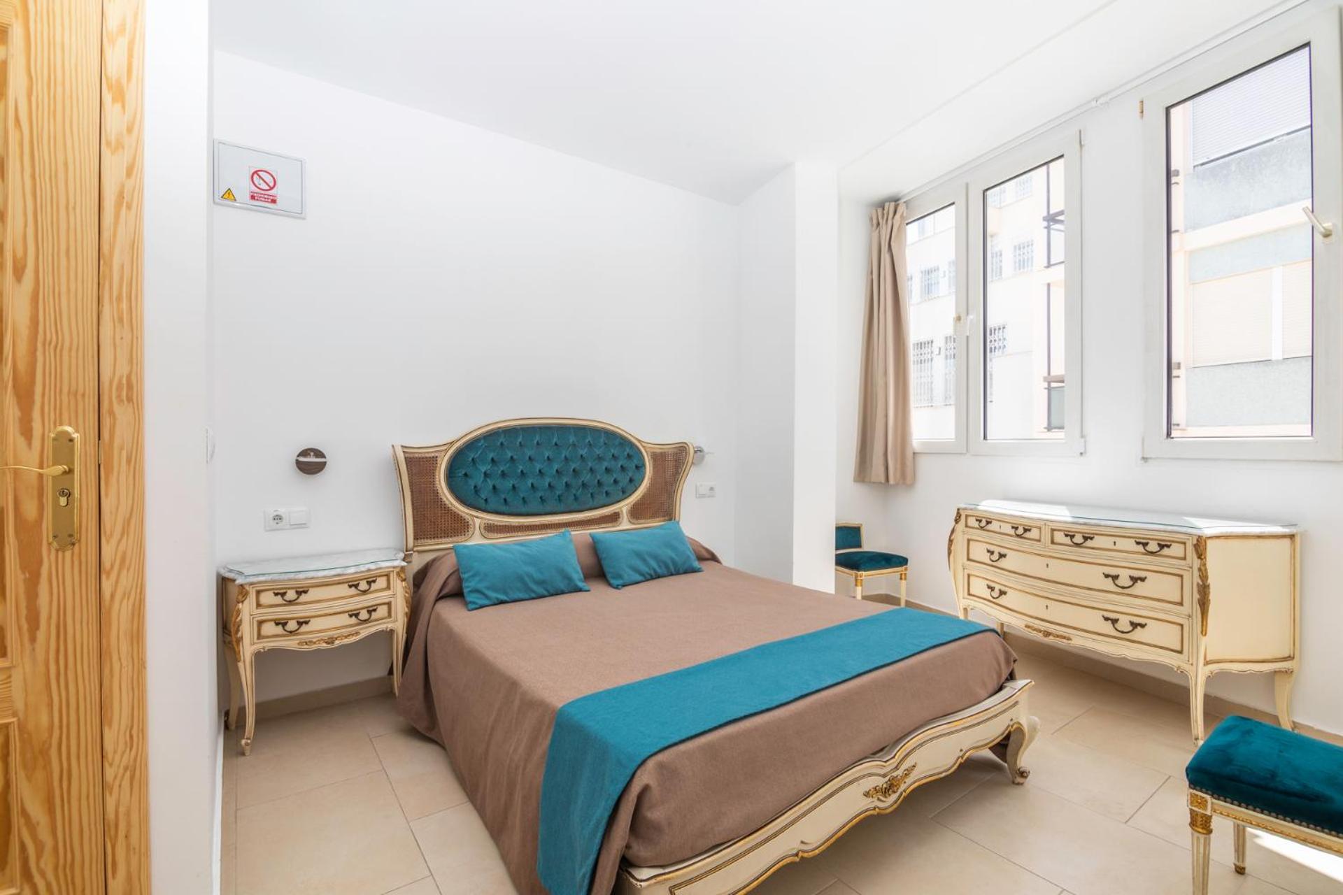 Habitación Doble Deluxe con Vista Lateral al Mar