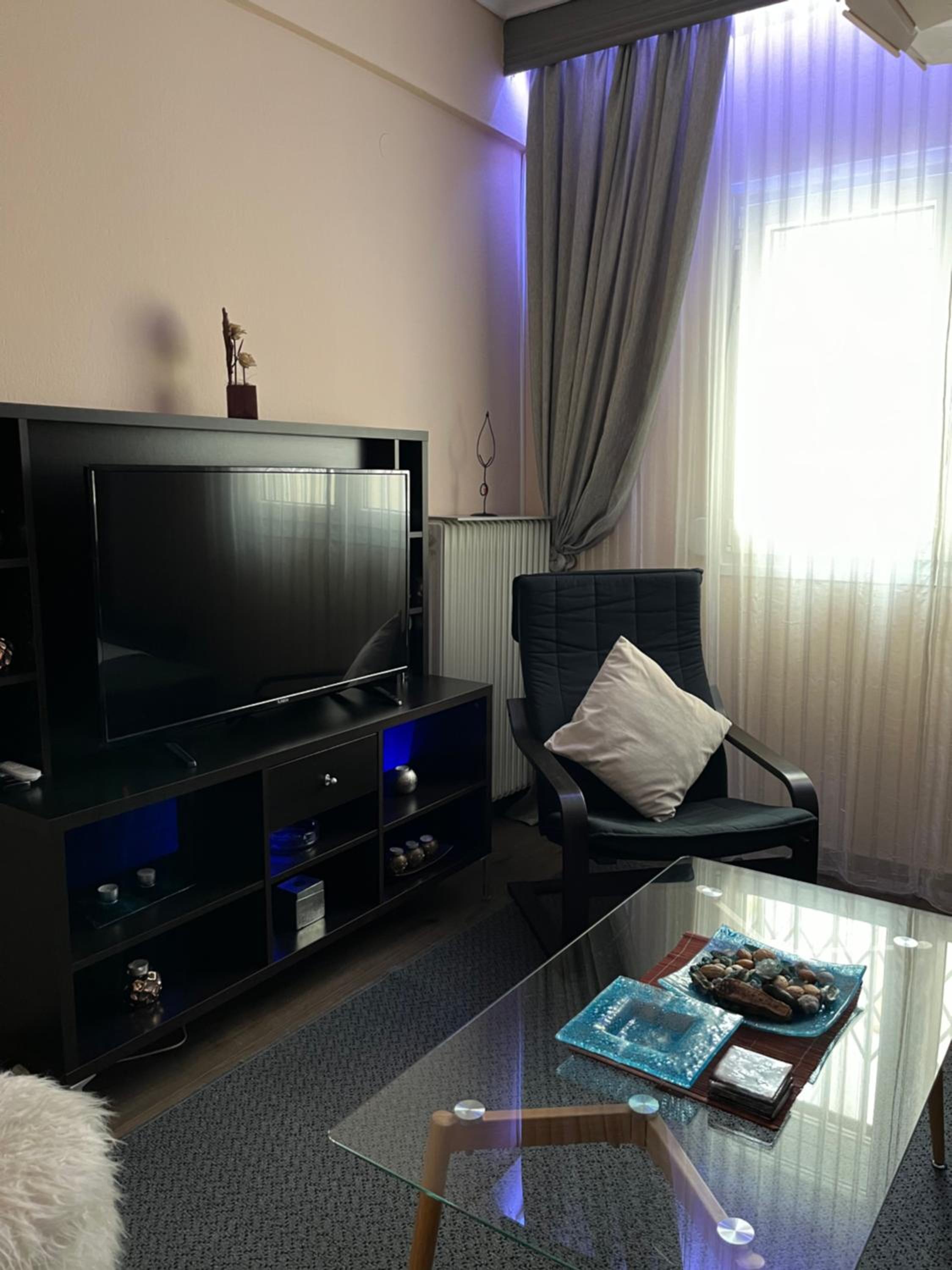 One-Bedroom Apartment - Photo 3