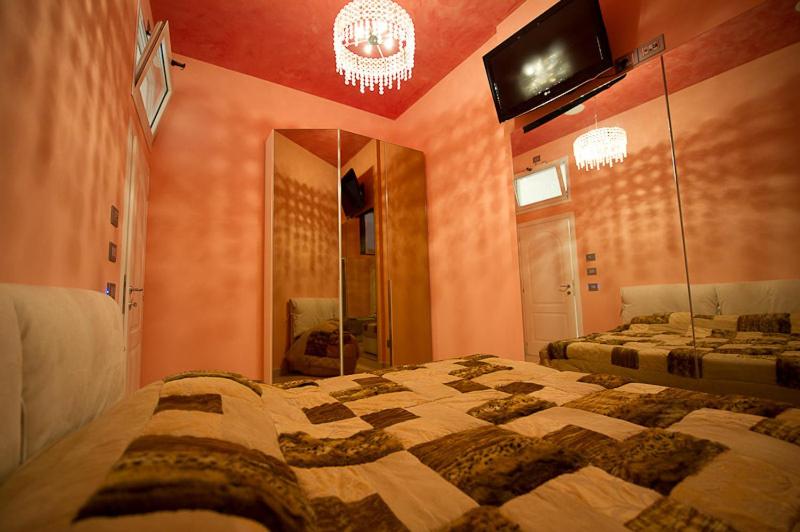 Superior One-Bedroom Apartment (2 Adults)