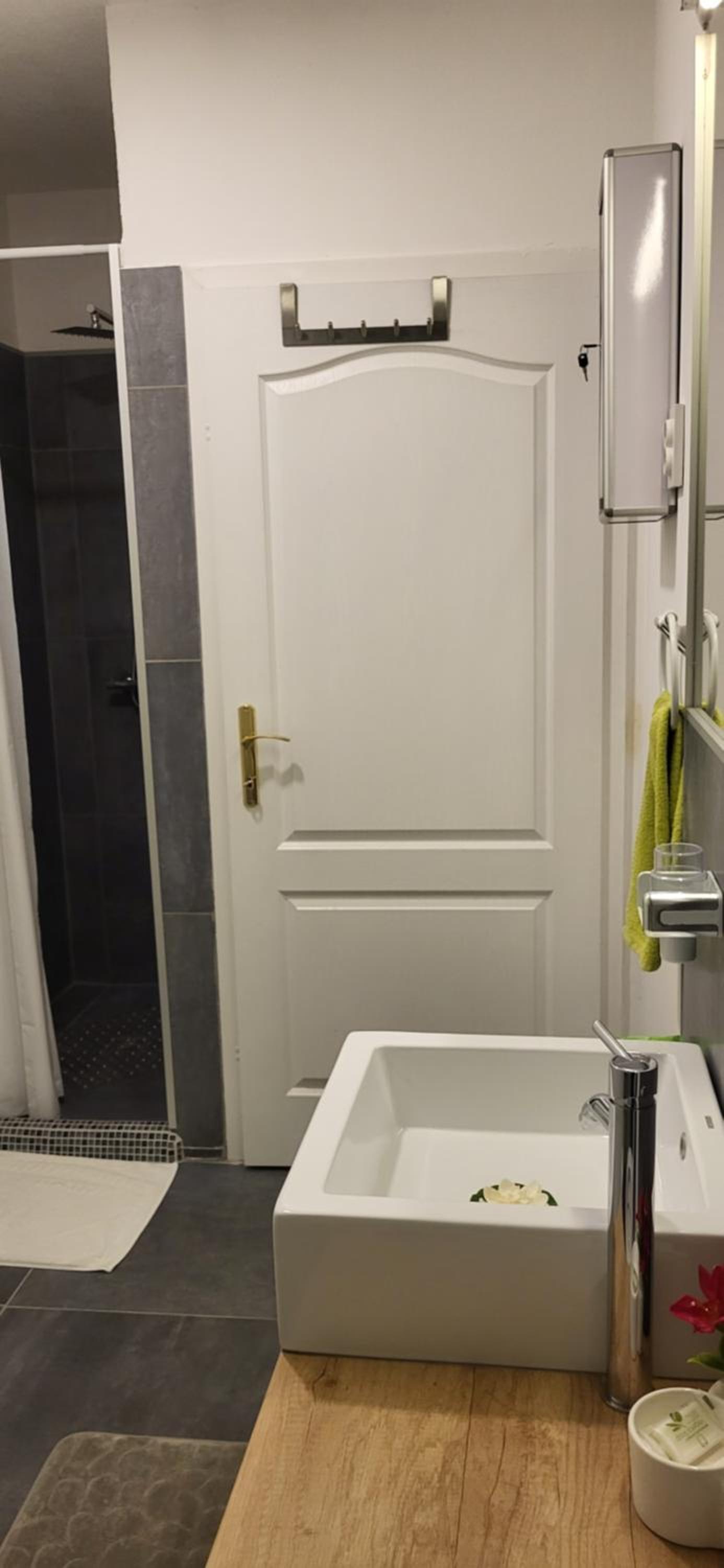 Triple Room with Bathroom - Photo 2