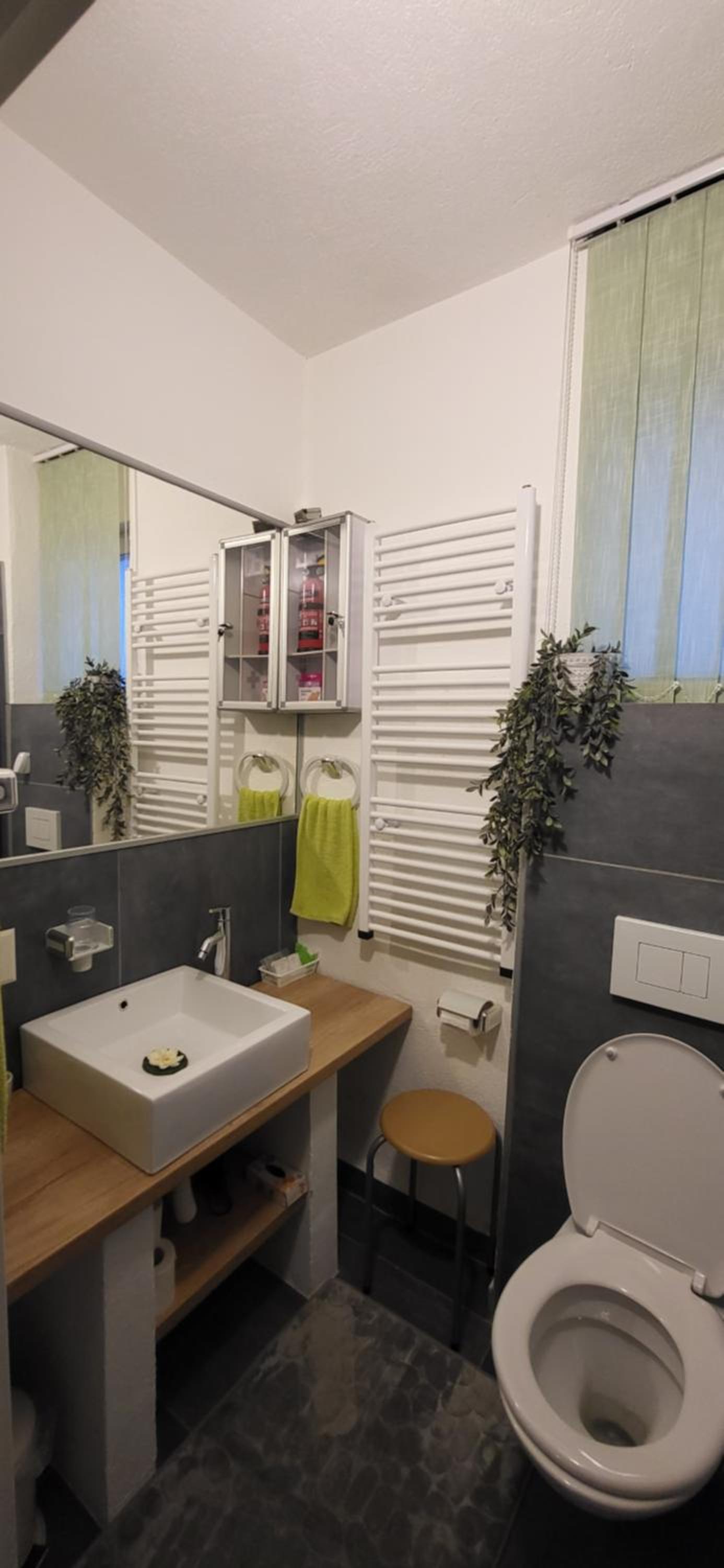 Family Room with Private Bathroom - Photo 4