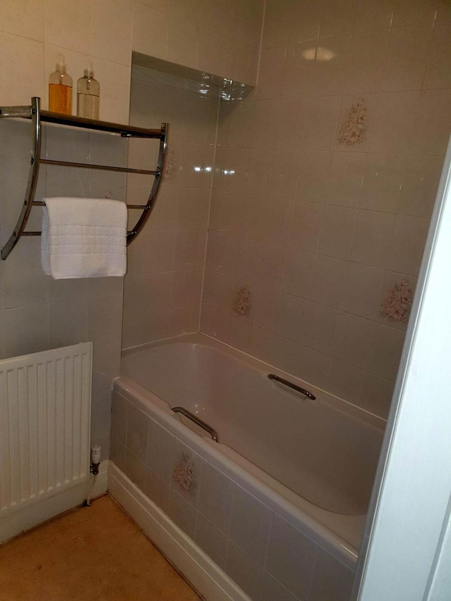 Standard Double Room - Photo 11