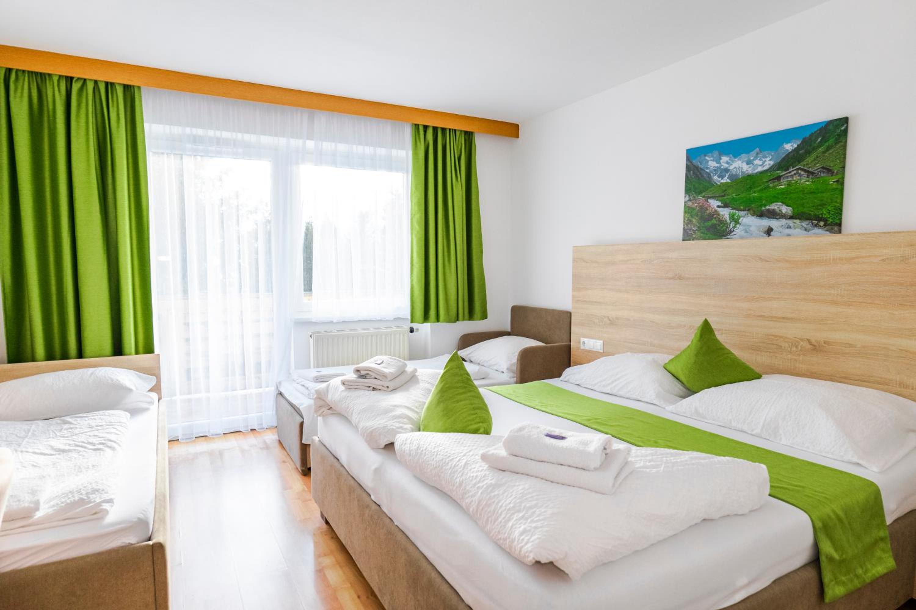 Comfort Double Room with Balcony - Photo 3