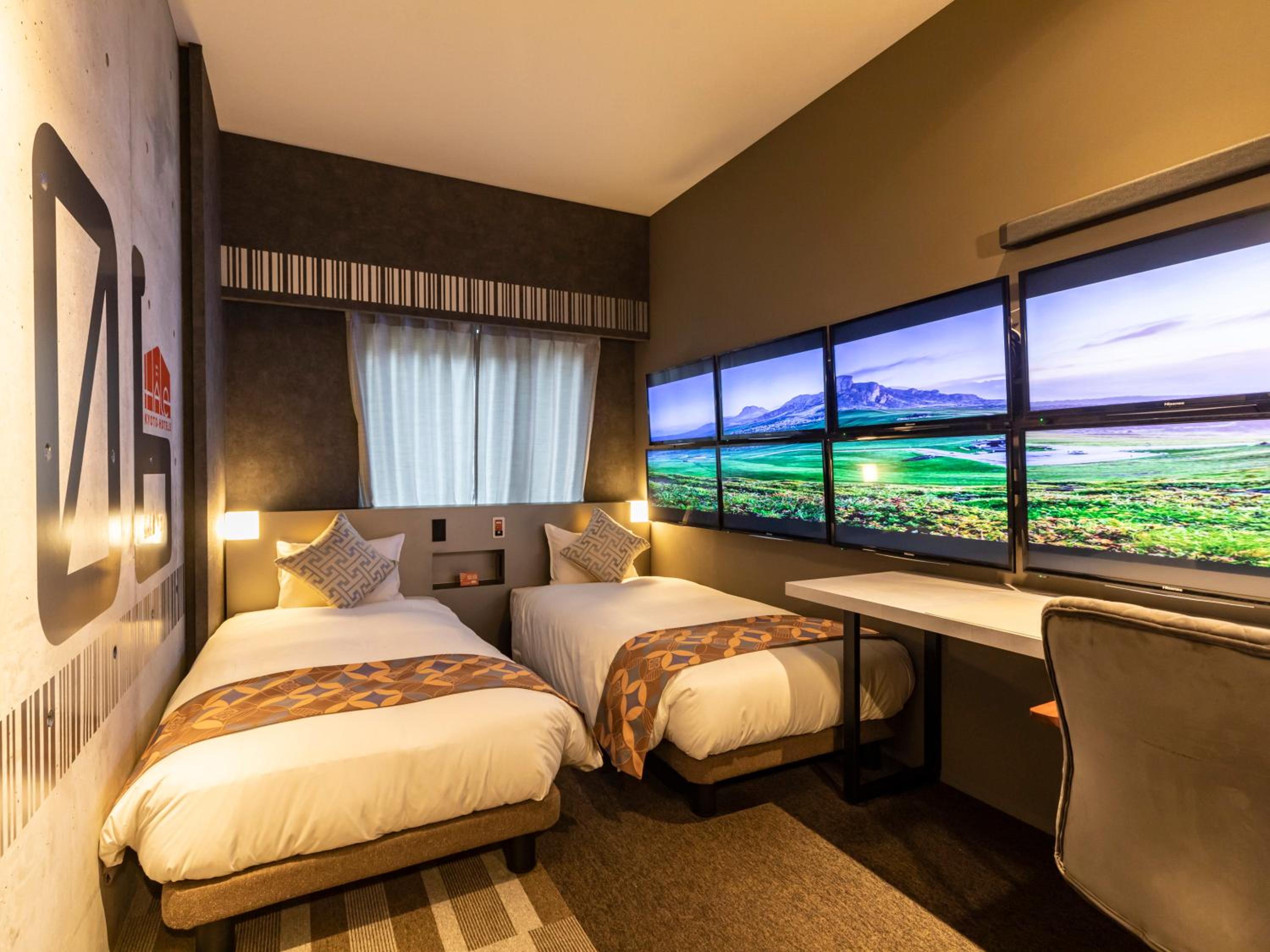 Deluxe Twin Room - Non-Smoking 206