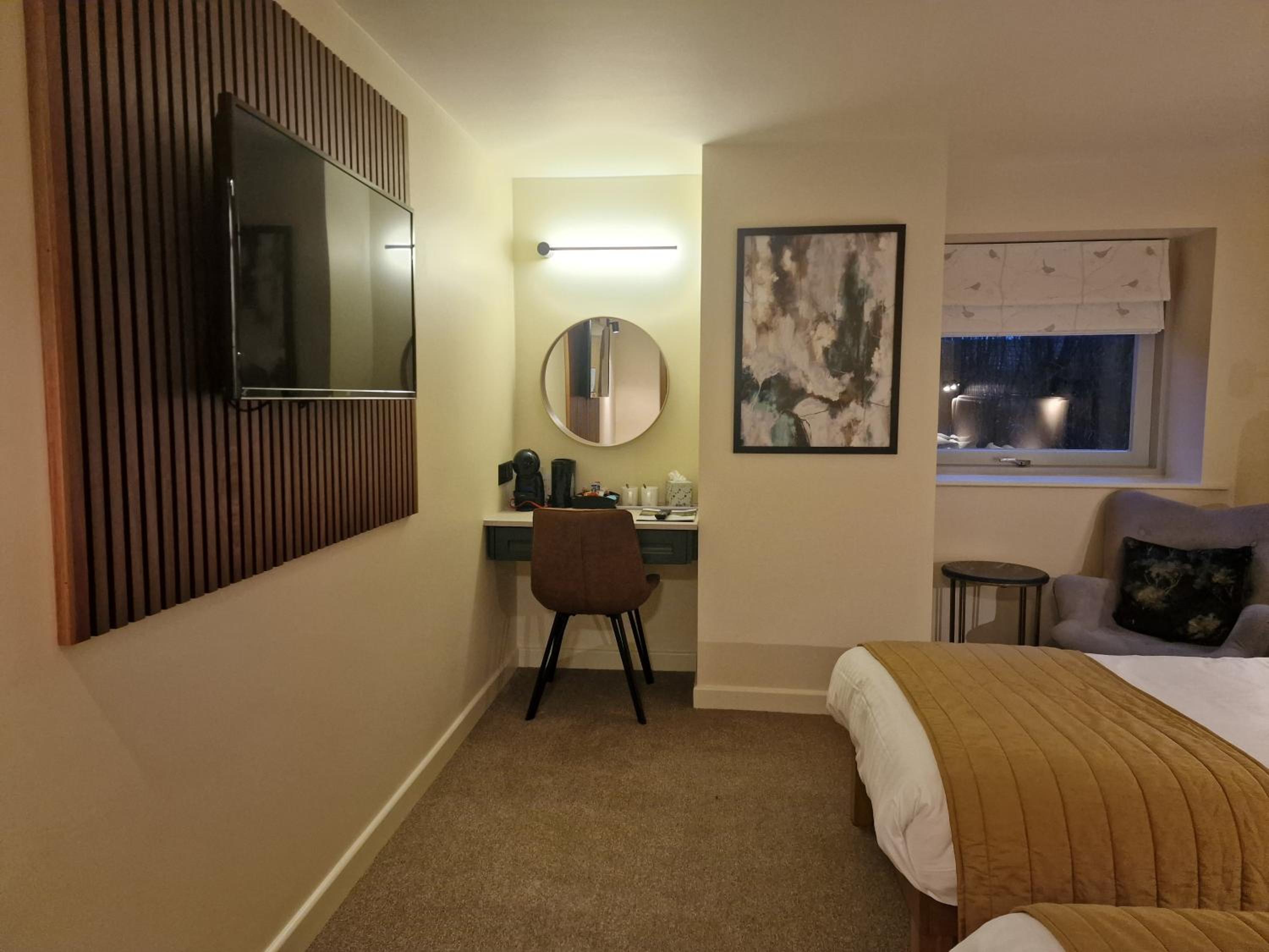 Twin Room with Private Bathroom photo 2