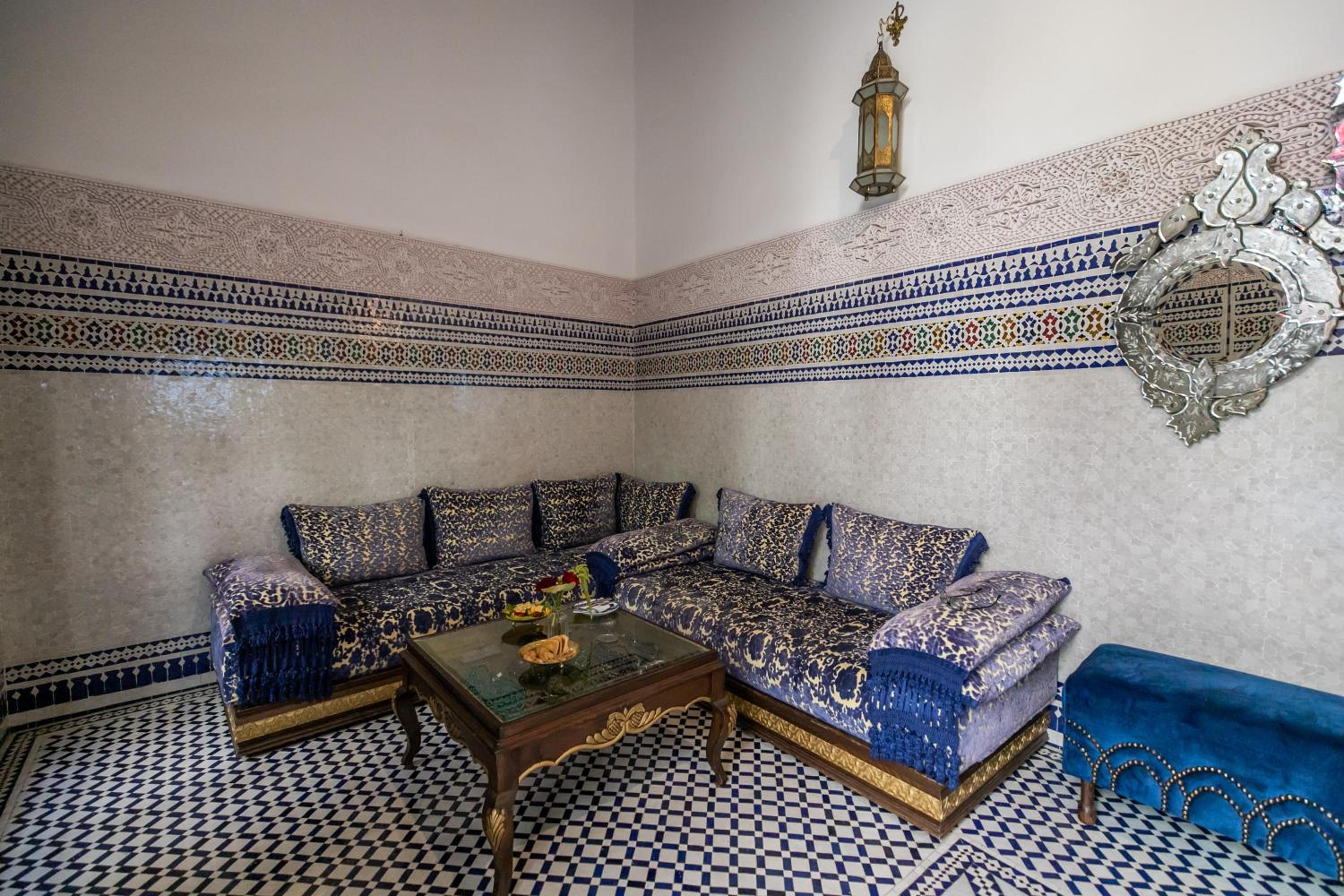 Queen Suite - Photo 1