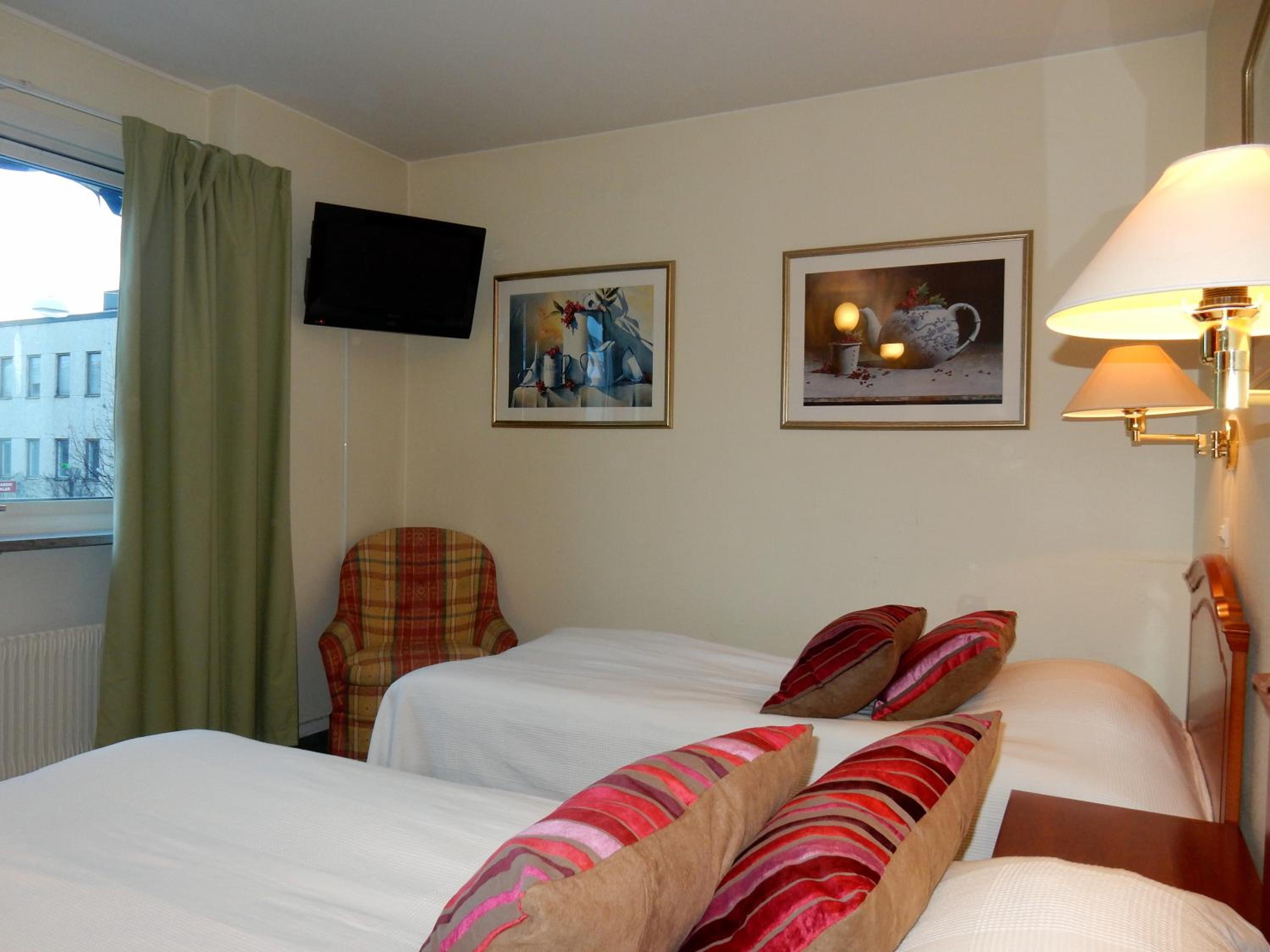 Double or Twin Room photo 3