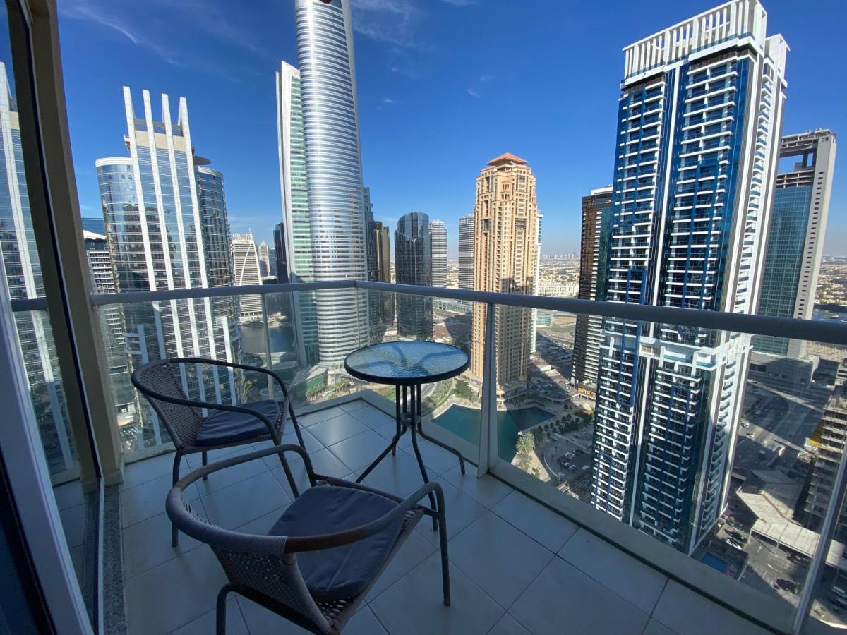 Apartment with Balcony photo 3