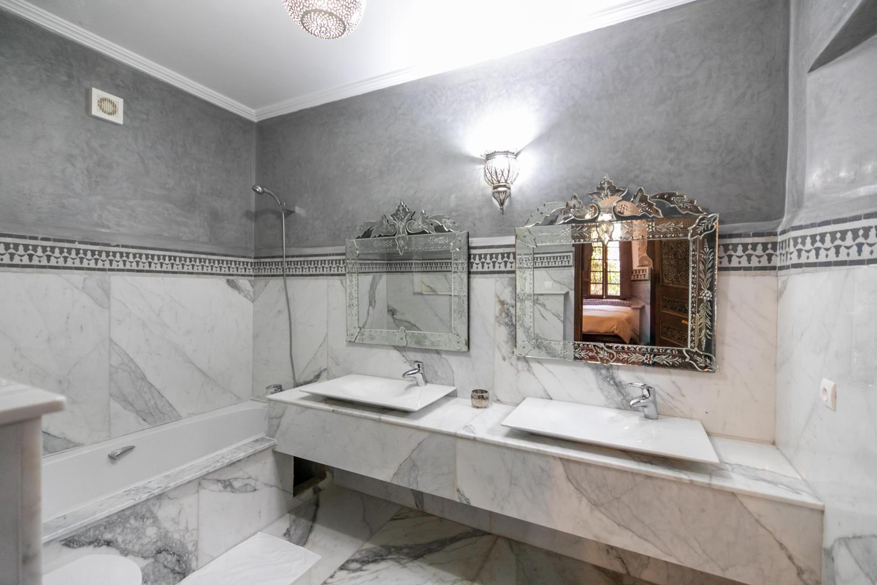 King Suite  - Photo 2