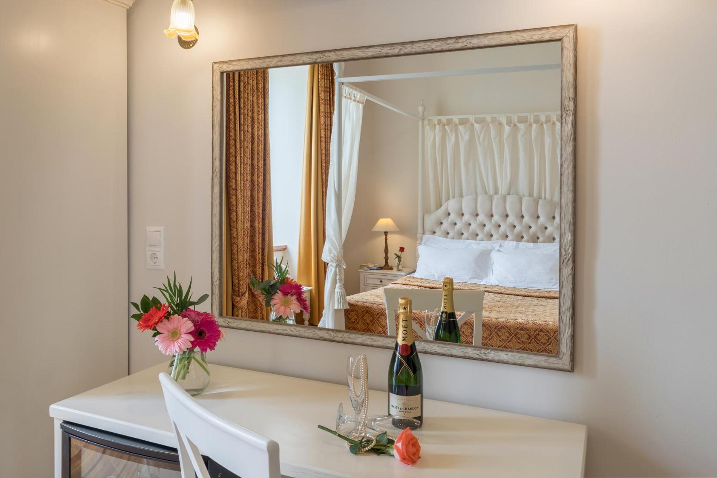 Honeymoon Suite Sea View (Main Building) photo 2
