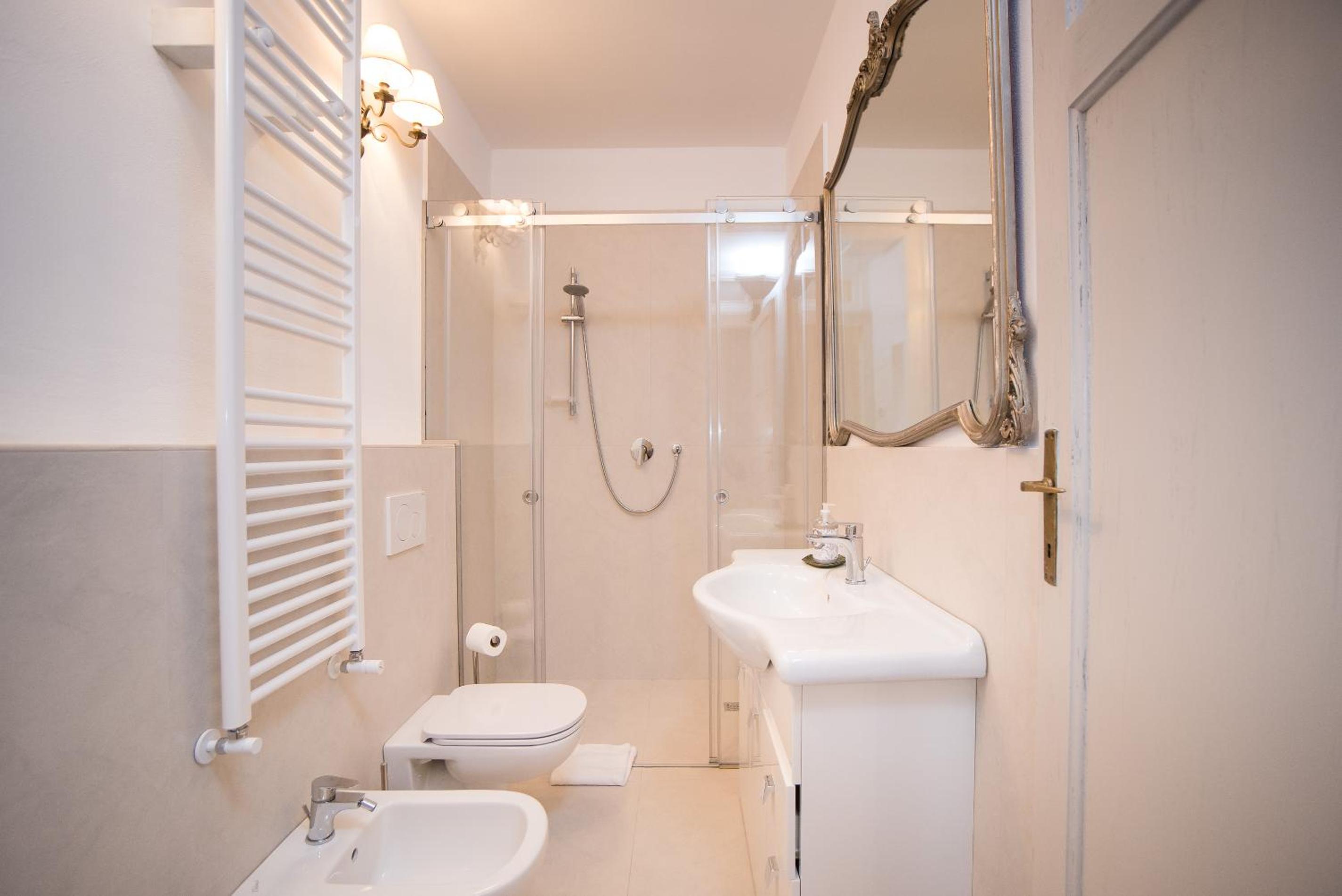 Deluxe Suite photo 3