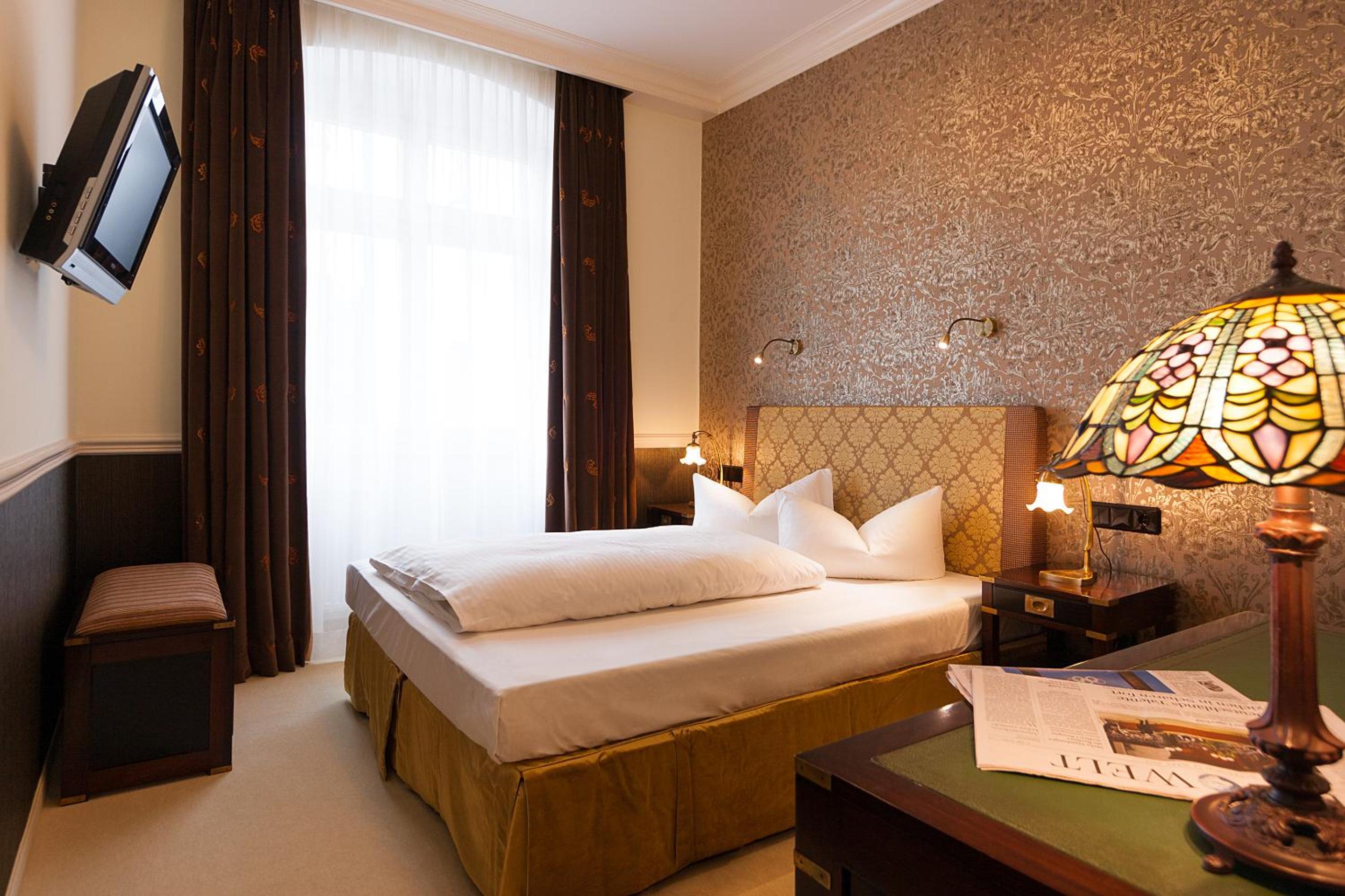 Small Comfort Double or Twin Room photo 3