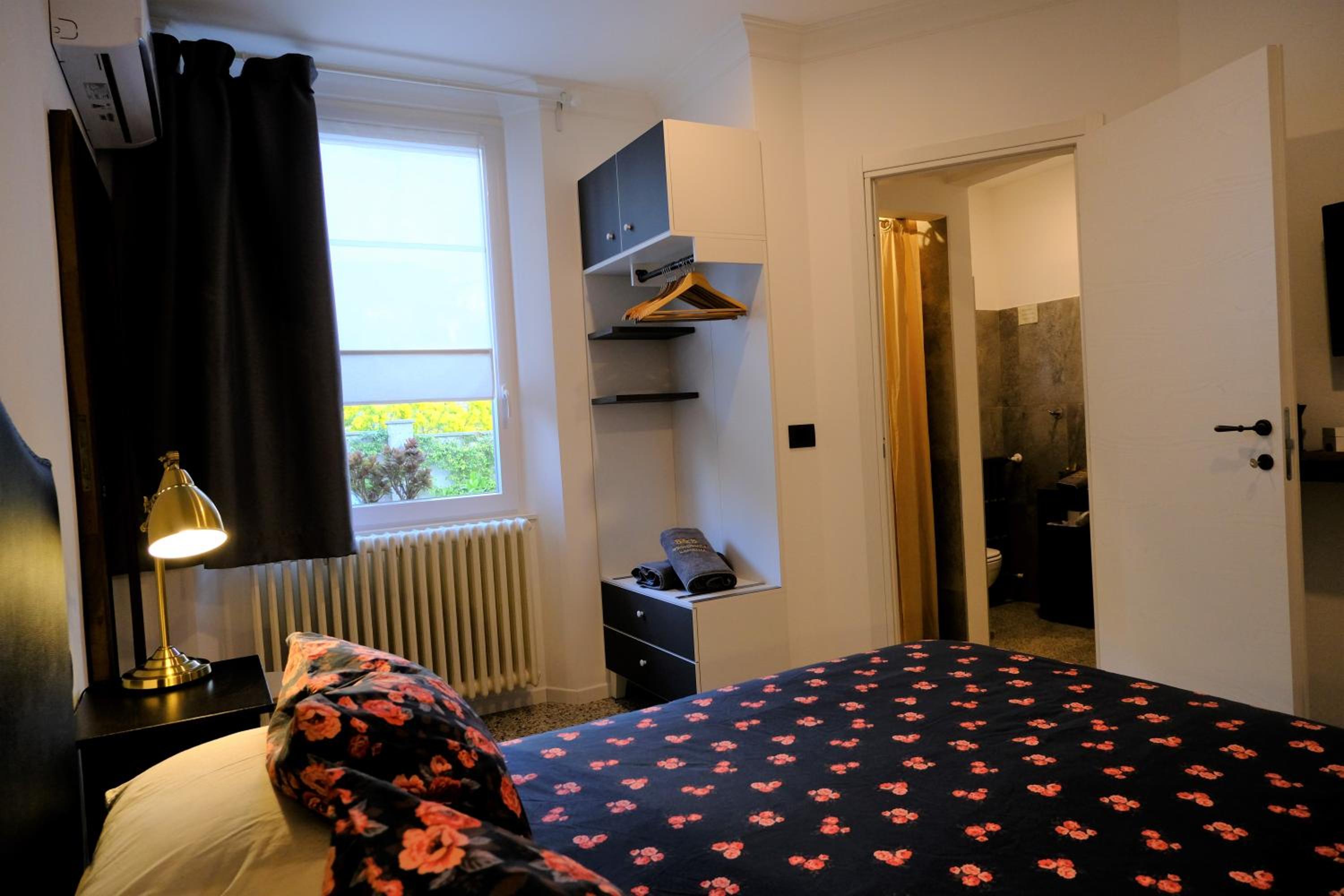 Standard Double Room photo 3