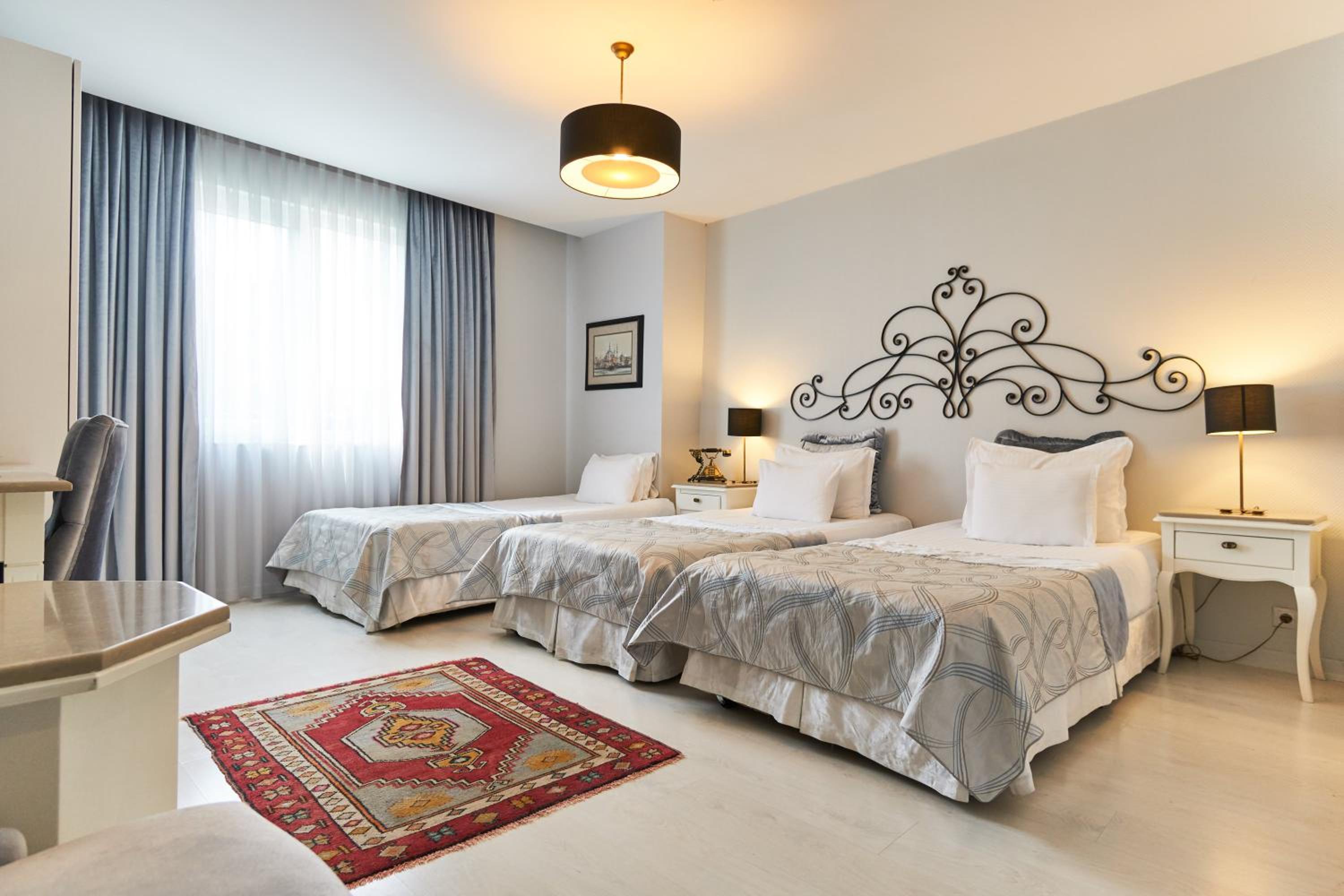 Deluxe Triple Room photo 2